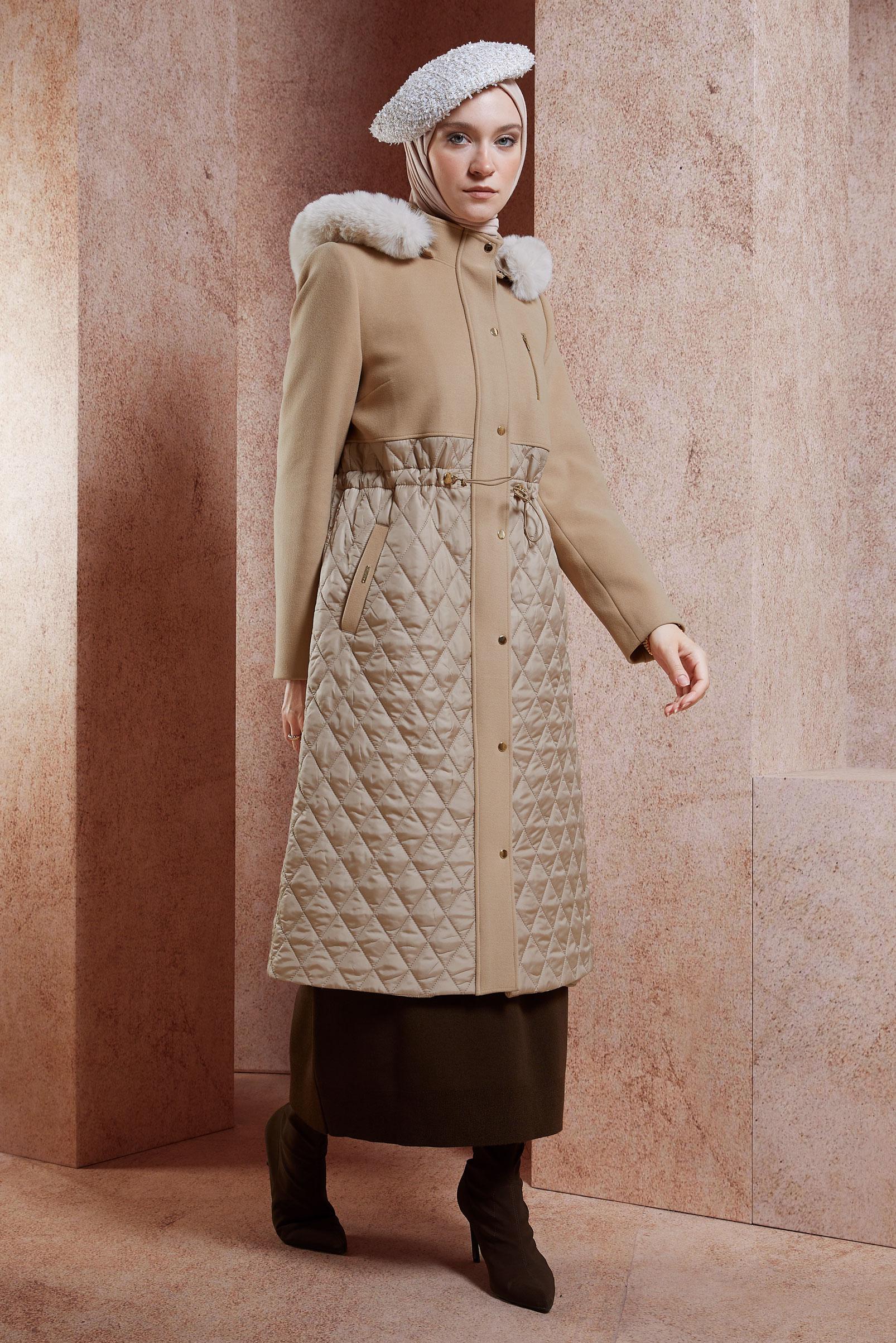 Tesettür giyim BEJ KAPÜŞONU KÜRKLÜ KABAN 90508