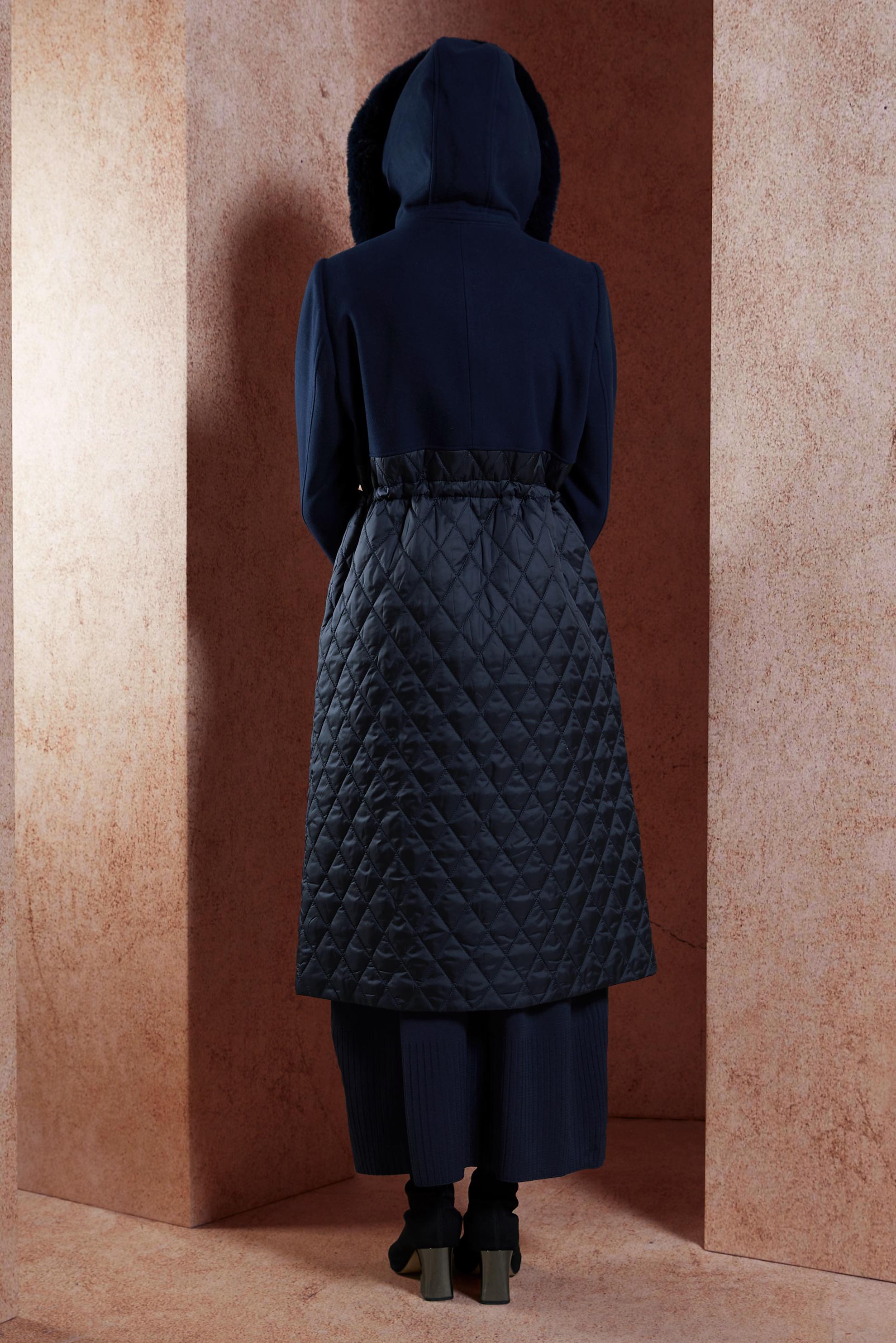 Tesettür giyim LACİVERT KAPÜŞONU KÜRKLÜ KABAN 90508