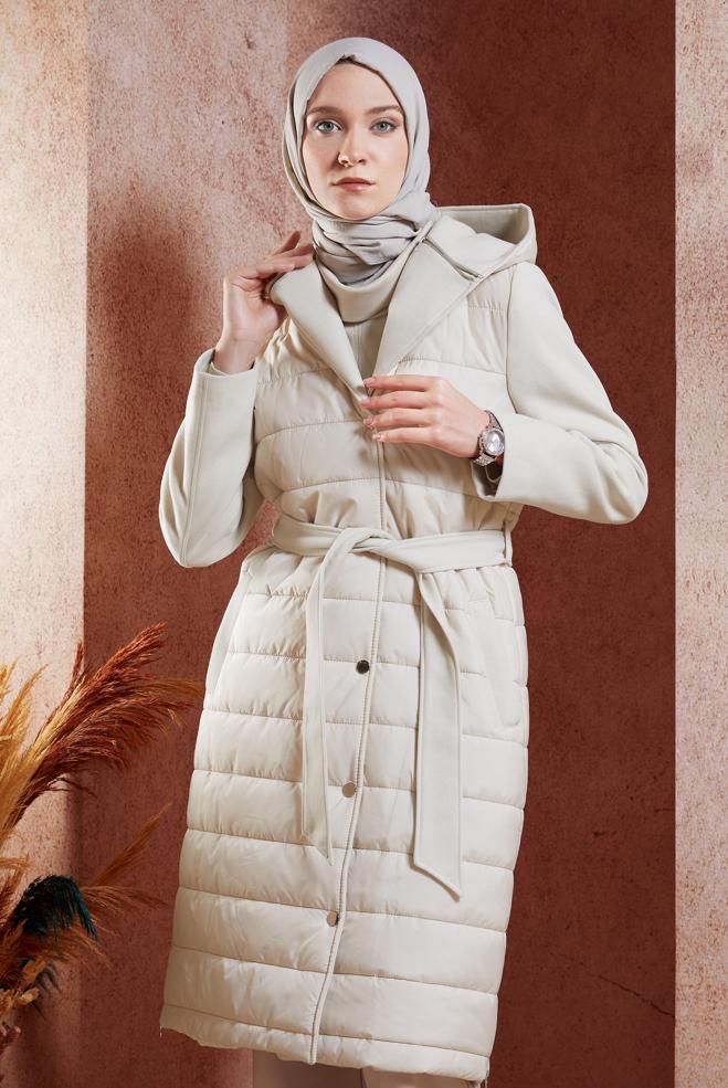 Tesettür giyim BEJ KUŞAKLI KAPÜŞONLU KABAN 90509 - ALVİNA