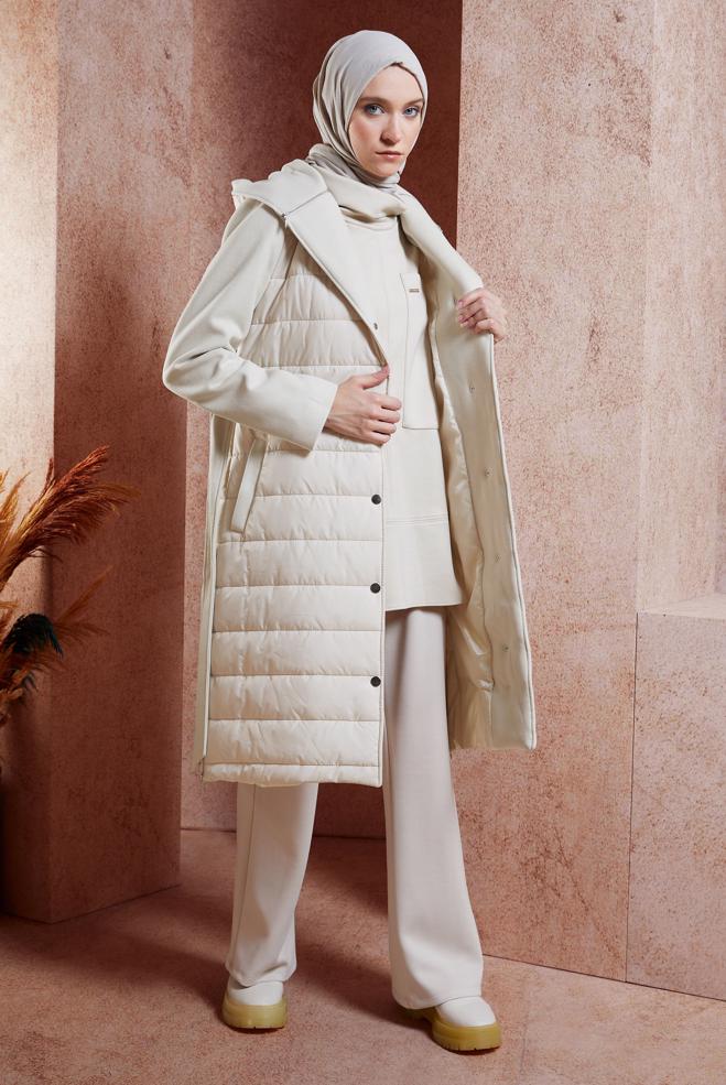 Tesettür giyim BEJ KUŞAKLI KAPÜŞONLU KABAN 90509 - ALVİNA