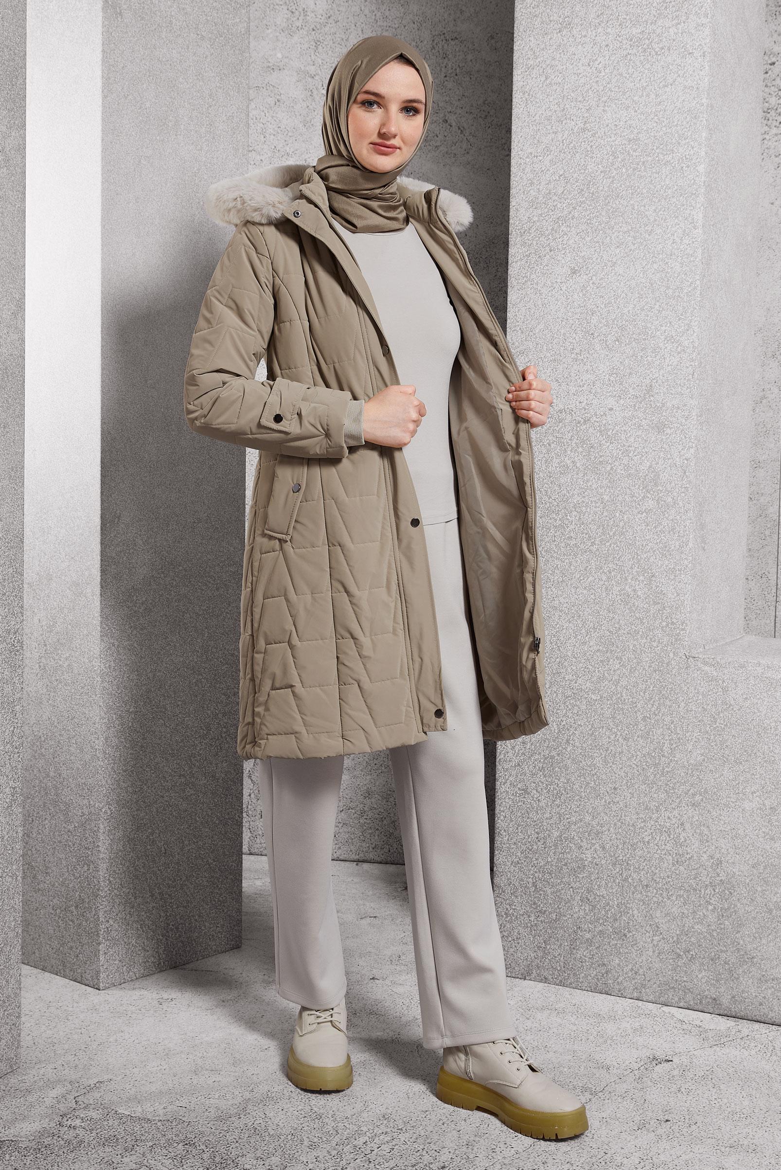 Tesettür giyim BEJ ÇIKARILABİLİR KAPÜŞONLU KABAN 90510