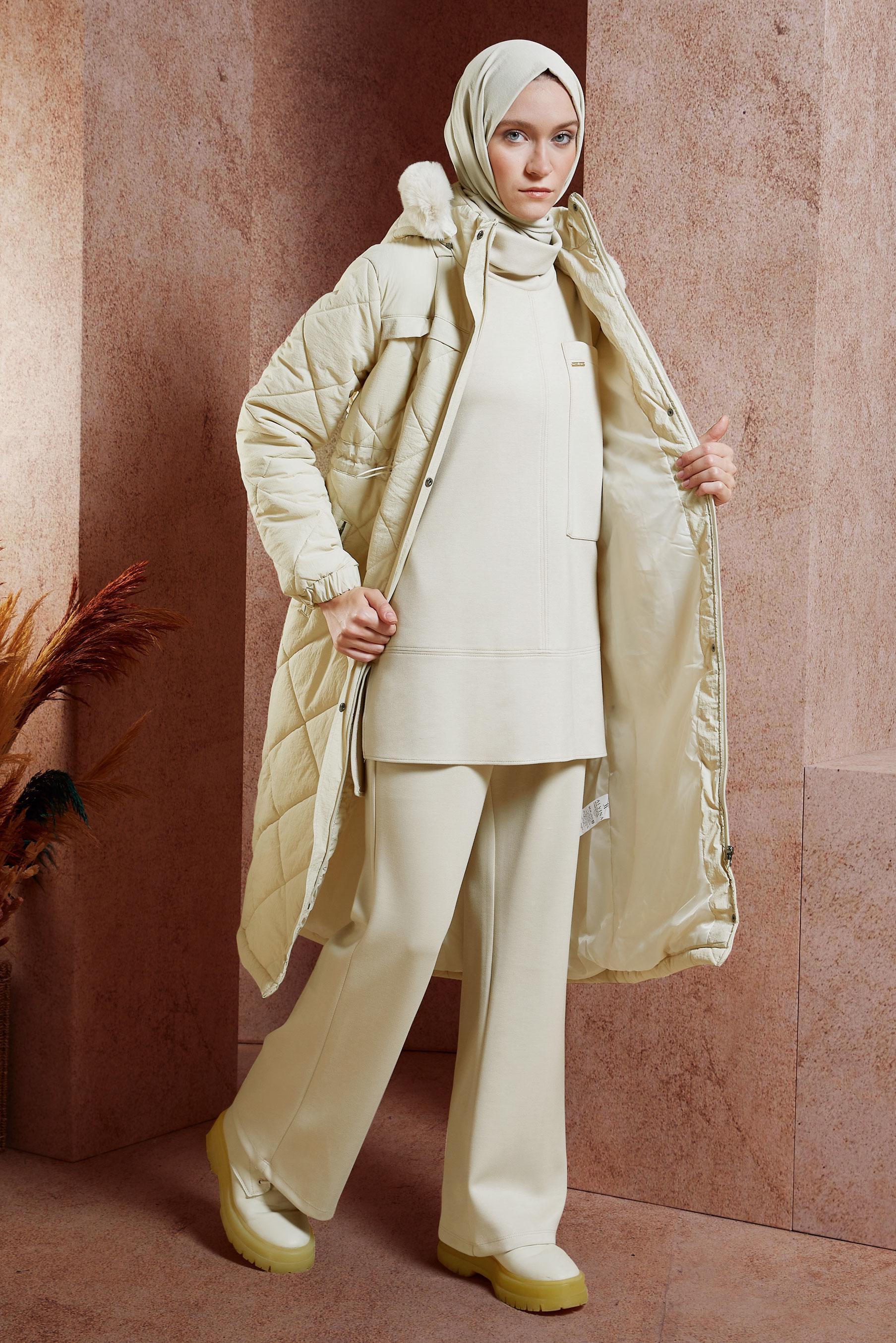 Tesettür giyim BEJ ÇIKARILABİLİR KAPÜŞONLU KABAN 90514