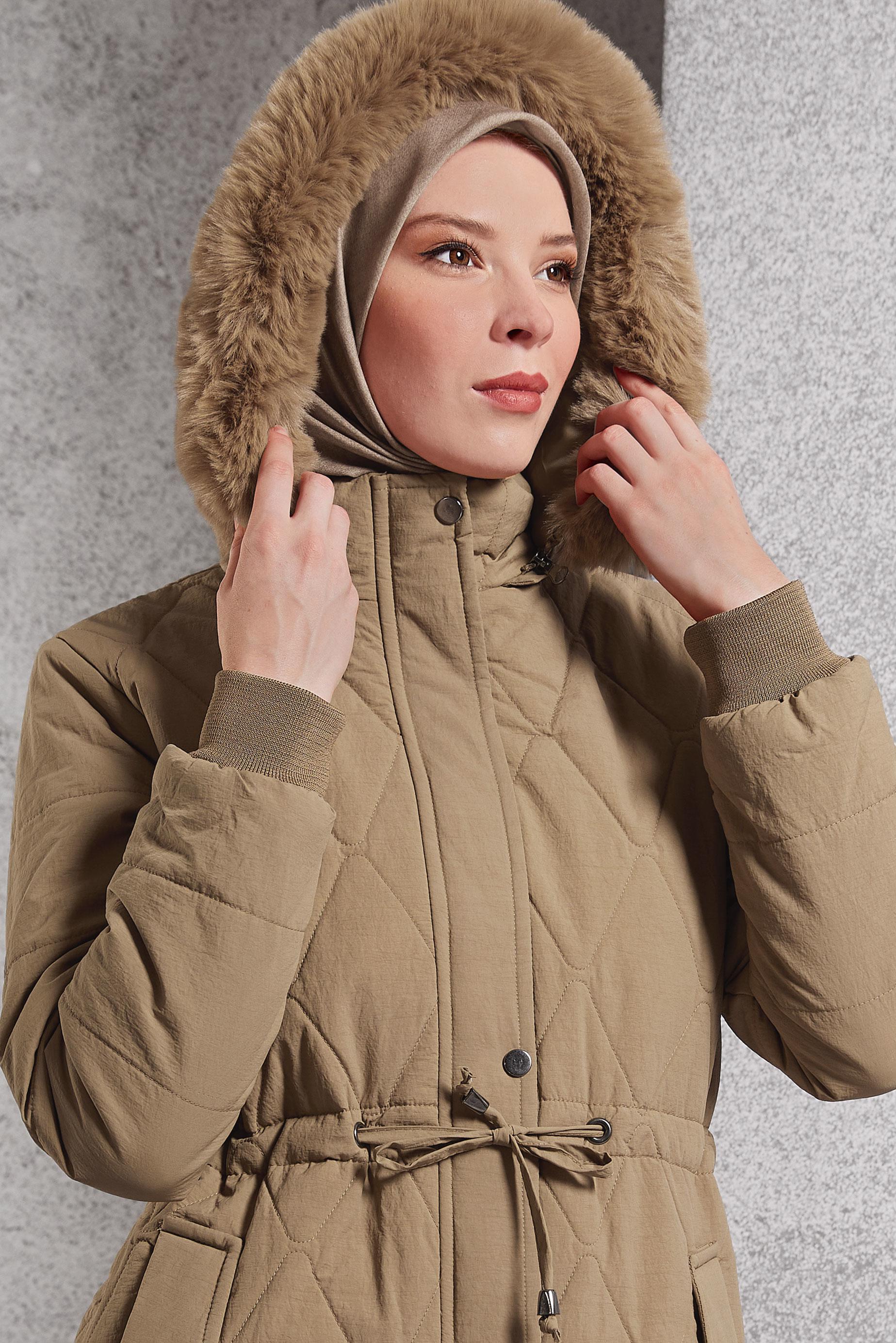 Tesettür giyim KAHVE KAPÜŞONU KÜRKLÜ KABAN 90518