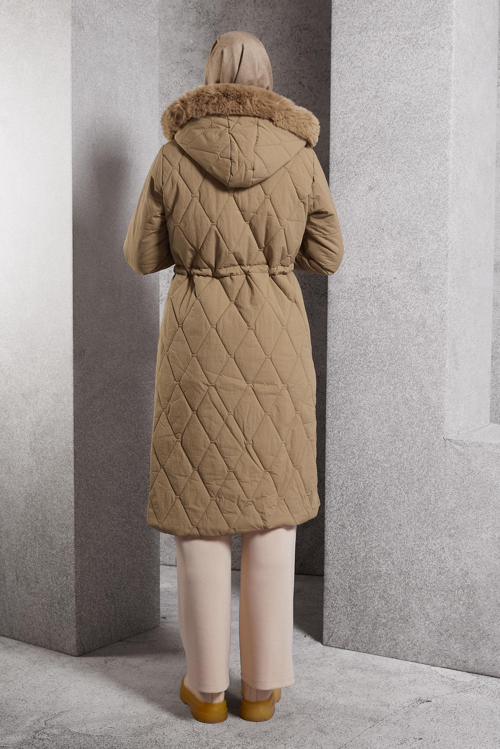 Tesettür giyim KAHVE KAPÜŞONU KÜRKLÜ KABAN 90518