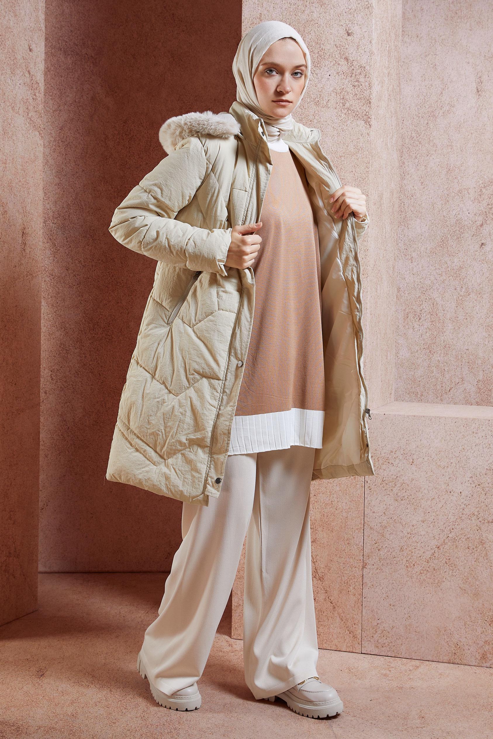 Tesettür giyim BEJ KAPÜŞONLU KABAN 90519