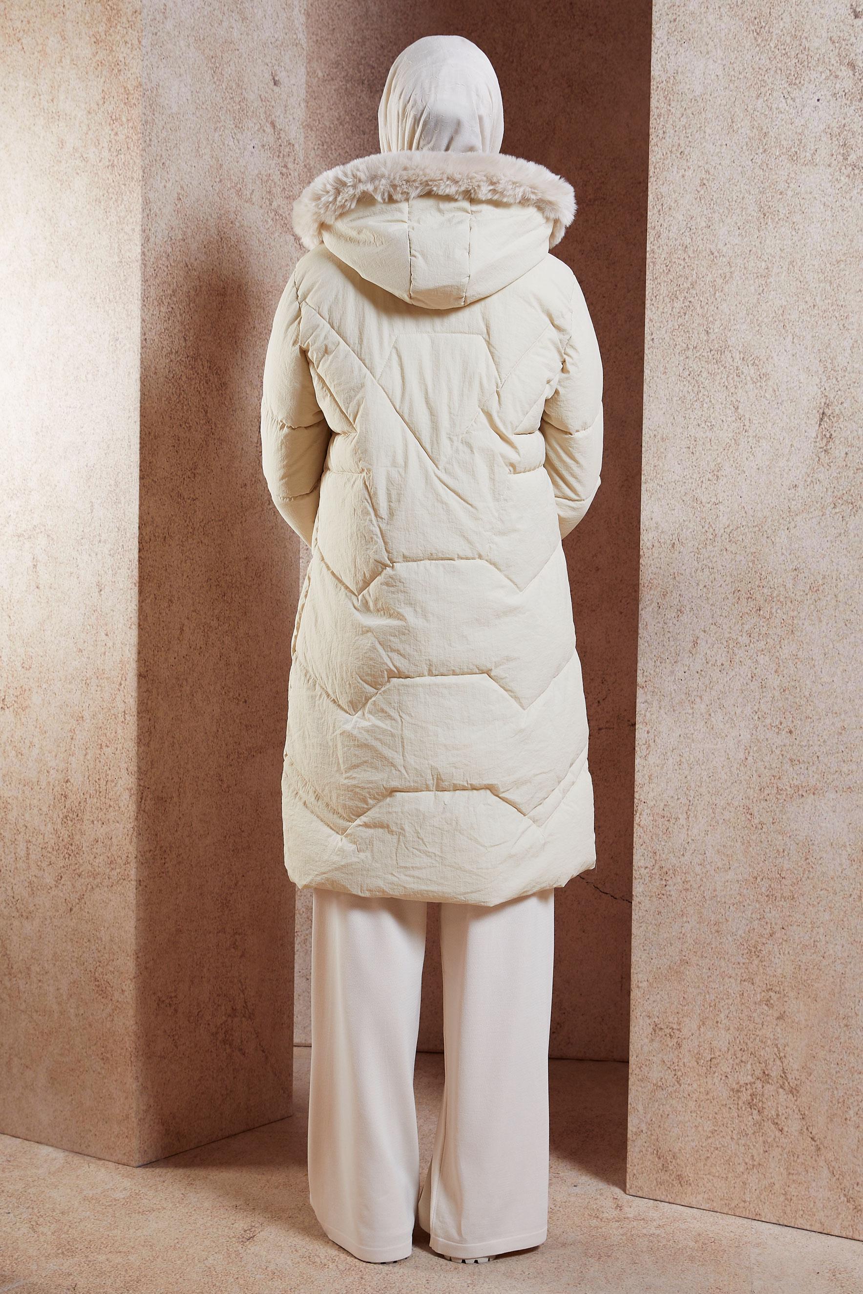 Tesettür giyim BEJ KAPÜŞONLU KABAN 90519