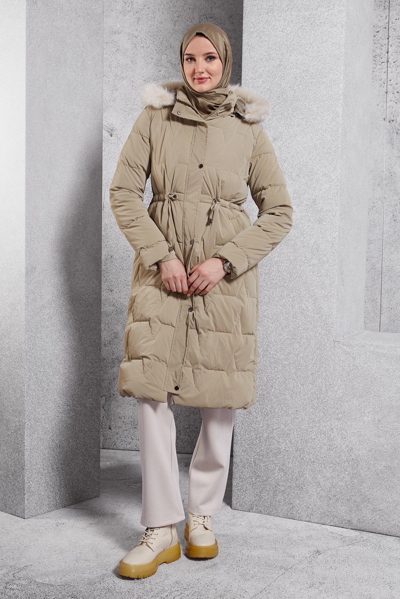 Tesettür giyim BEJ ÇIKARILABİLİR KAPÜŞONLU KABAN 90520