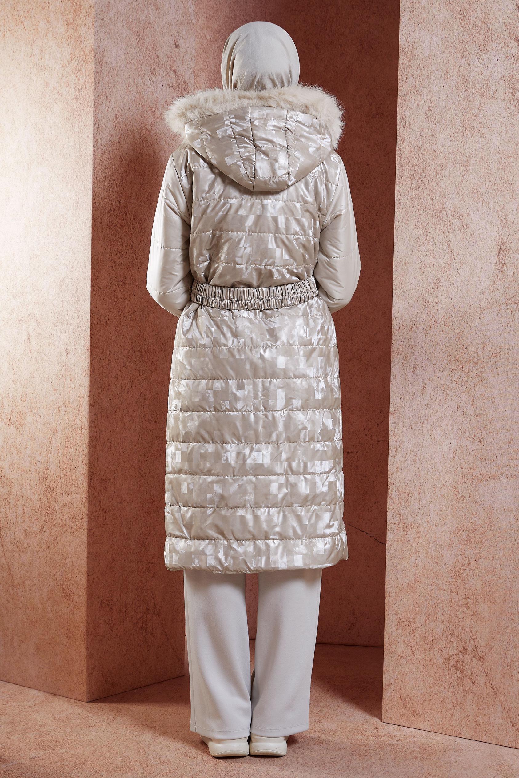 Tesettür giyim BEJ DESENLİ KEMERLİ KABAN 90525