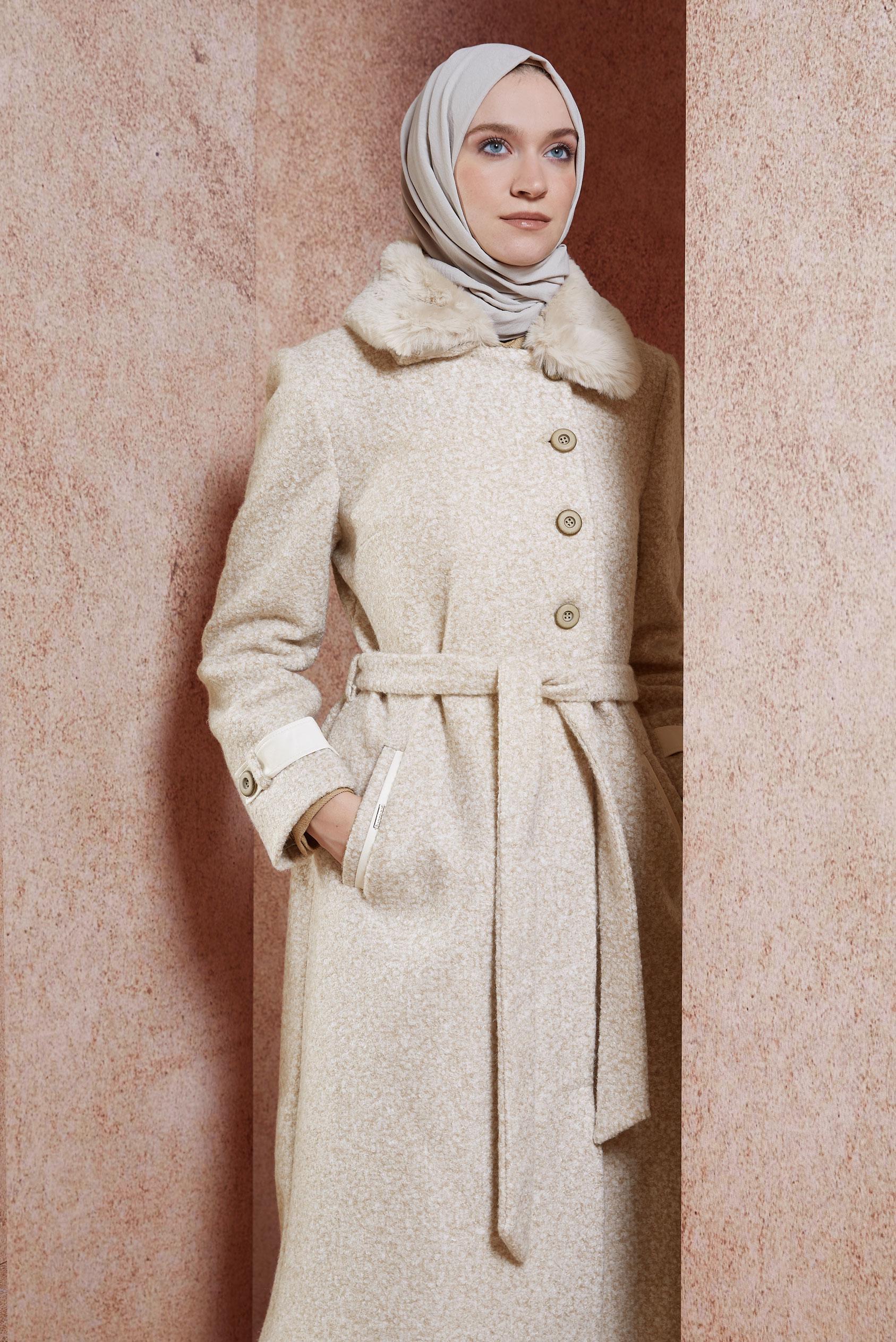 Tesettür giyim BEJ KUŞAKLI KABAN 90536