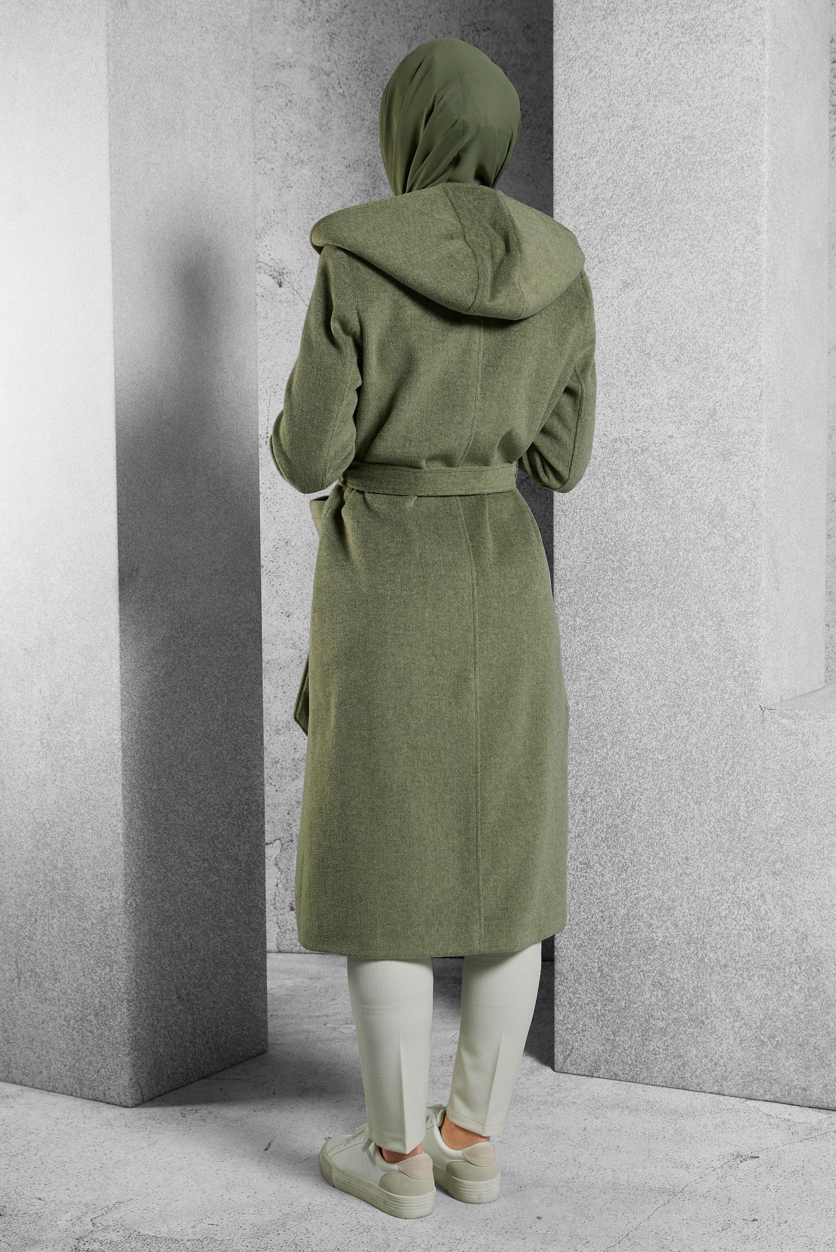 Vêtements hijab VERT MANTEAU À CAPUCHE ET CEINTURE 90537