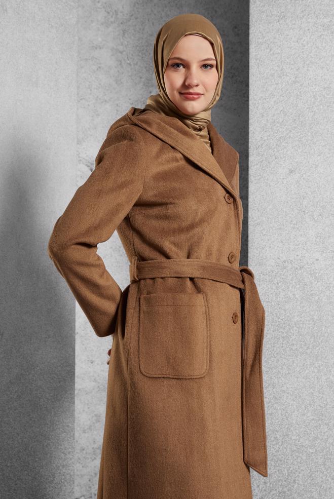 Vêtements hijab BRUN MANTEAU À CAPUCHE ET CEINTURE 90537 - ALVİNA