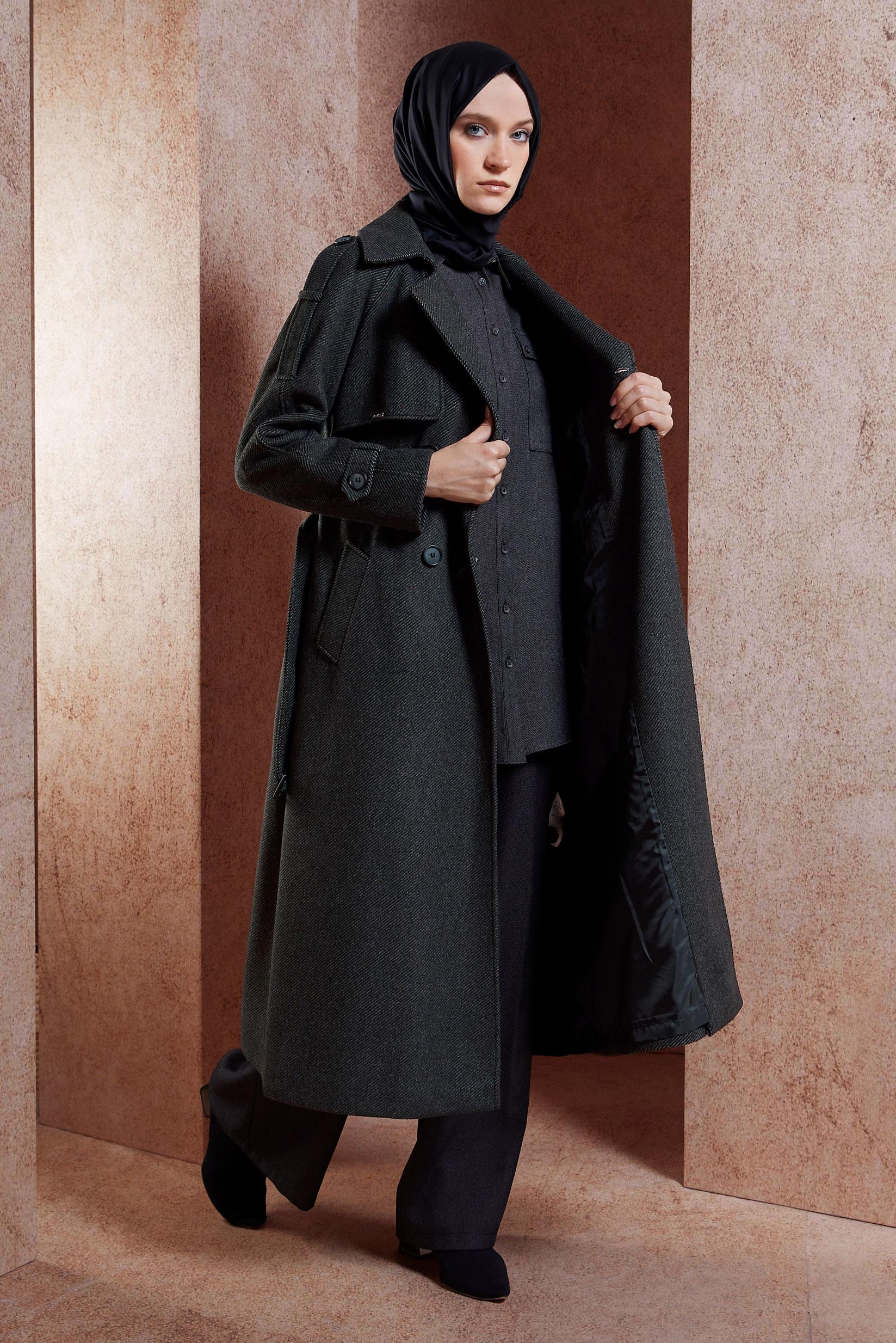 Tesettür giyim SİYAH KEMERLİ KAŞE KABAN 90539