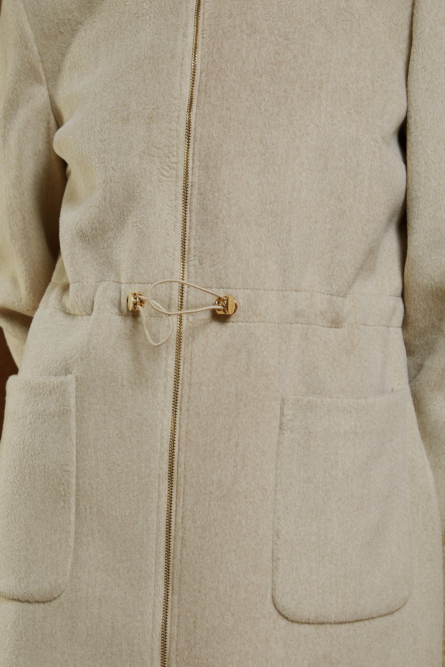 Tesettür giyim BEJ KAPÜŞONLU KABAN 90542