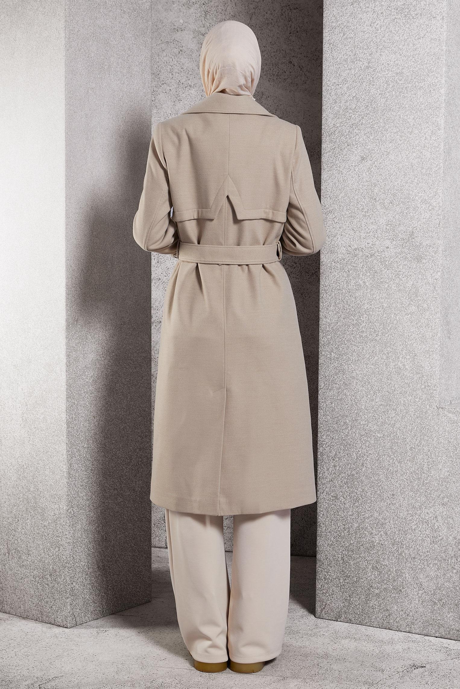 Tesettür giyim BEJ KEMERLİ KABAN 90551