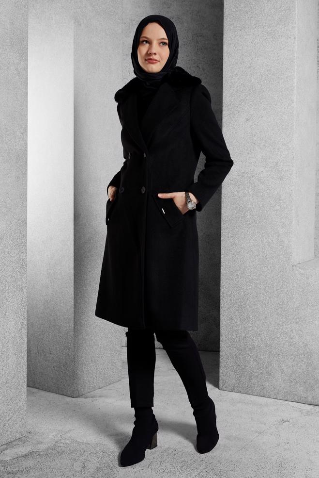 Vêtements hijab NOIR MANTEAU À COL EN FOURRURE 90562 - ALVİNA