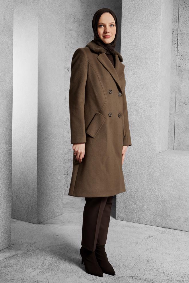 Vêtements hijab BRUN MANTEAU À COL EN FOURRURE 90562 - ALVİNA