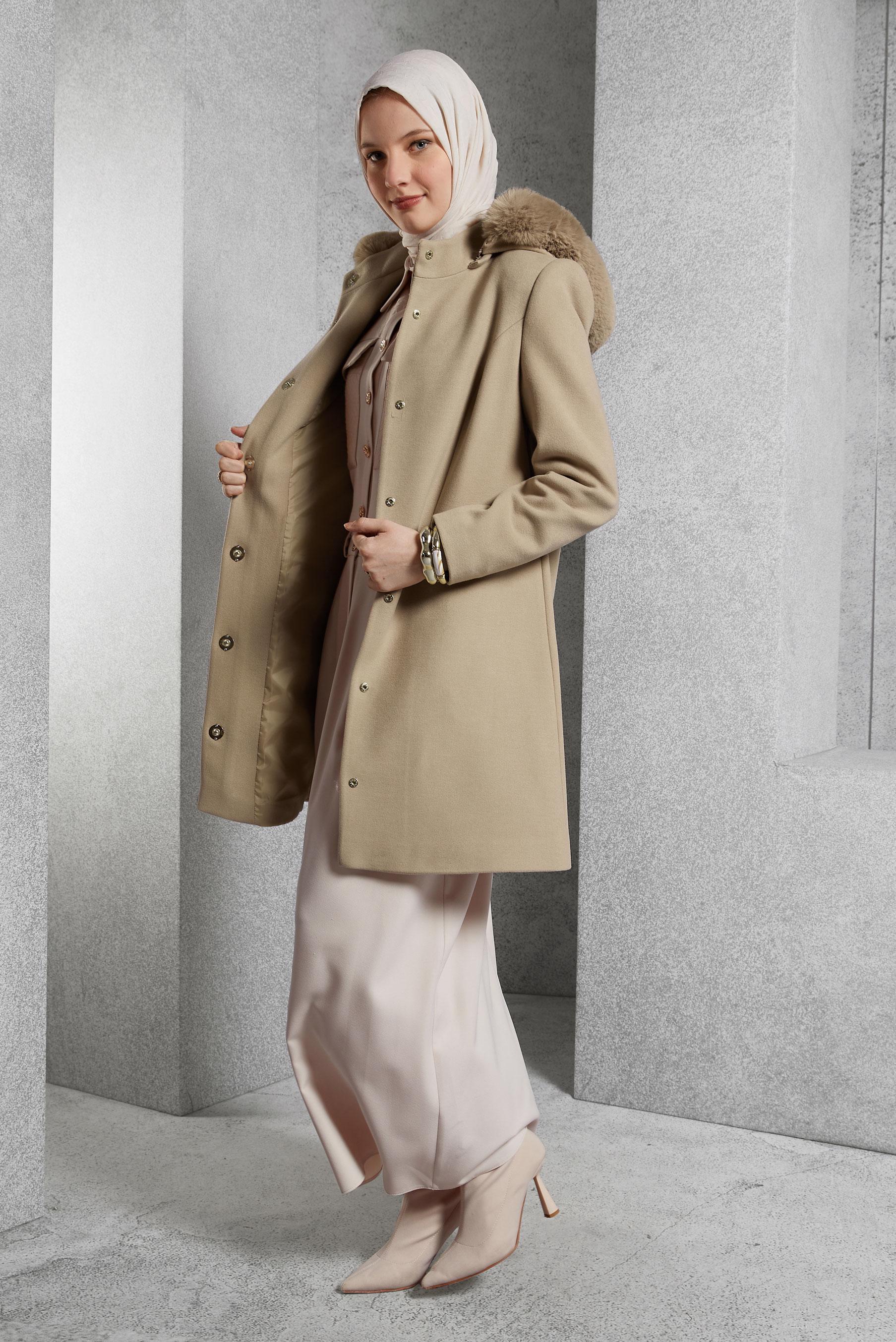 Tesettür giyim BEJ KAPÜŞONLU KABAN 90570