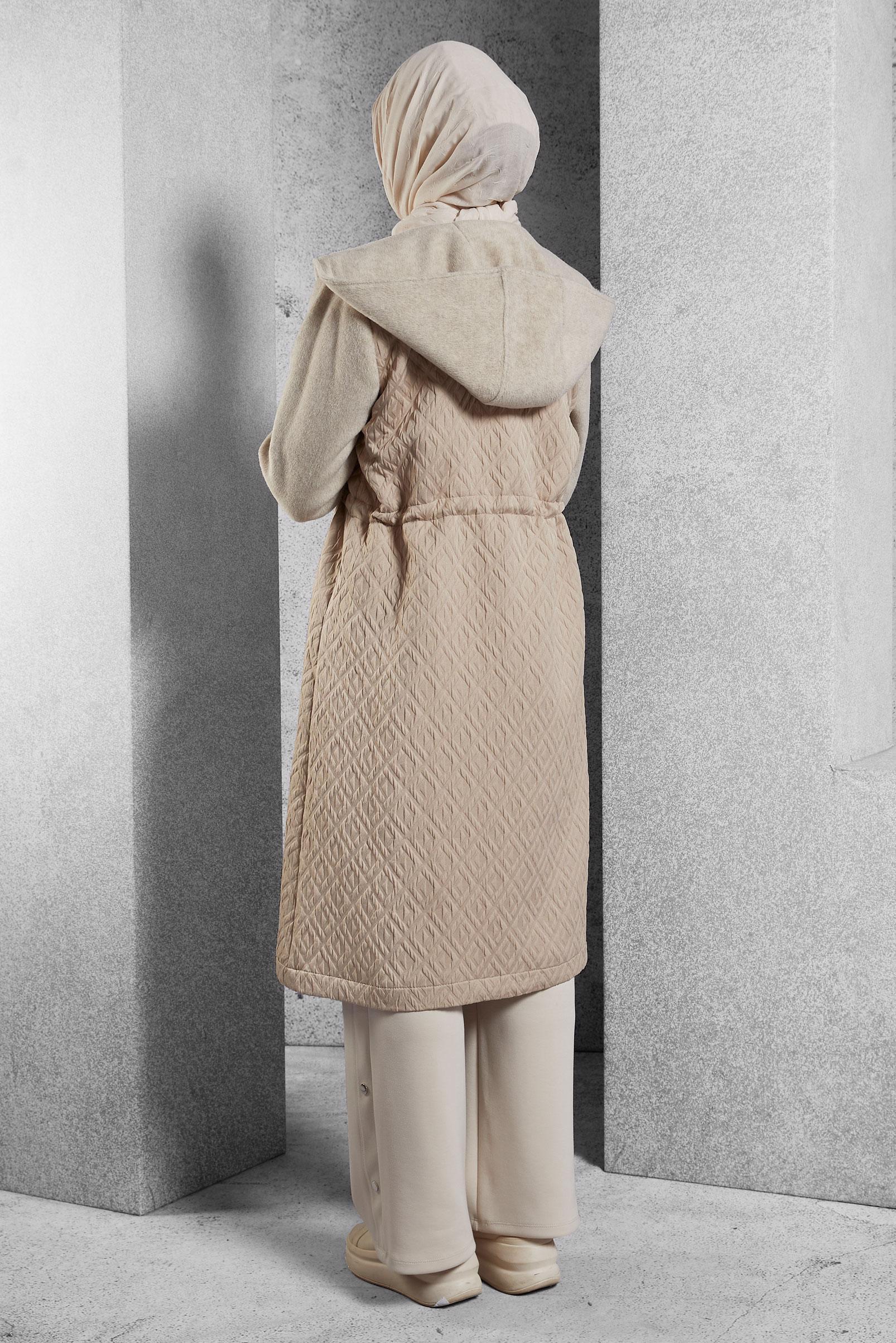 Tesettür giyim BEJ KAPÜŞONLU KABAN 90572