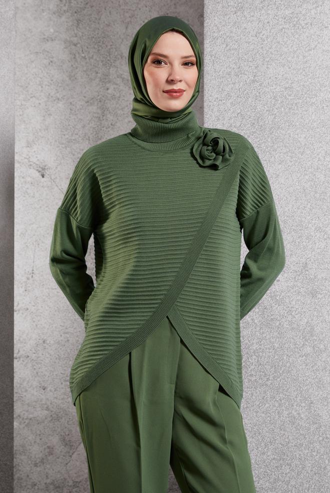 Vêtements hijab VERT PULL EN MAILLE COUPE ASYMÉTRIQUE 44912 - ALVİNA