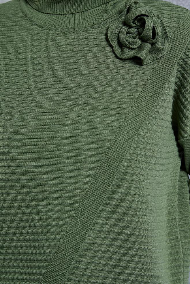 Vêtements hijab VERT PULL EN MAILLE COUPE ASYMÉTRIQUE 44912 - ALVİNA