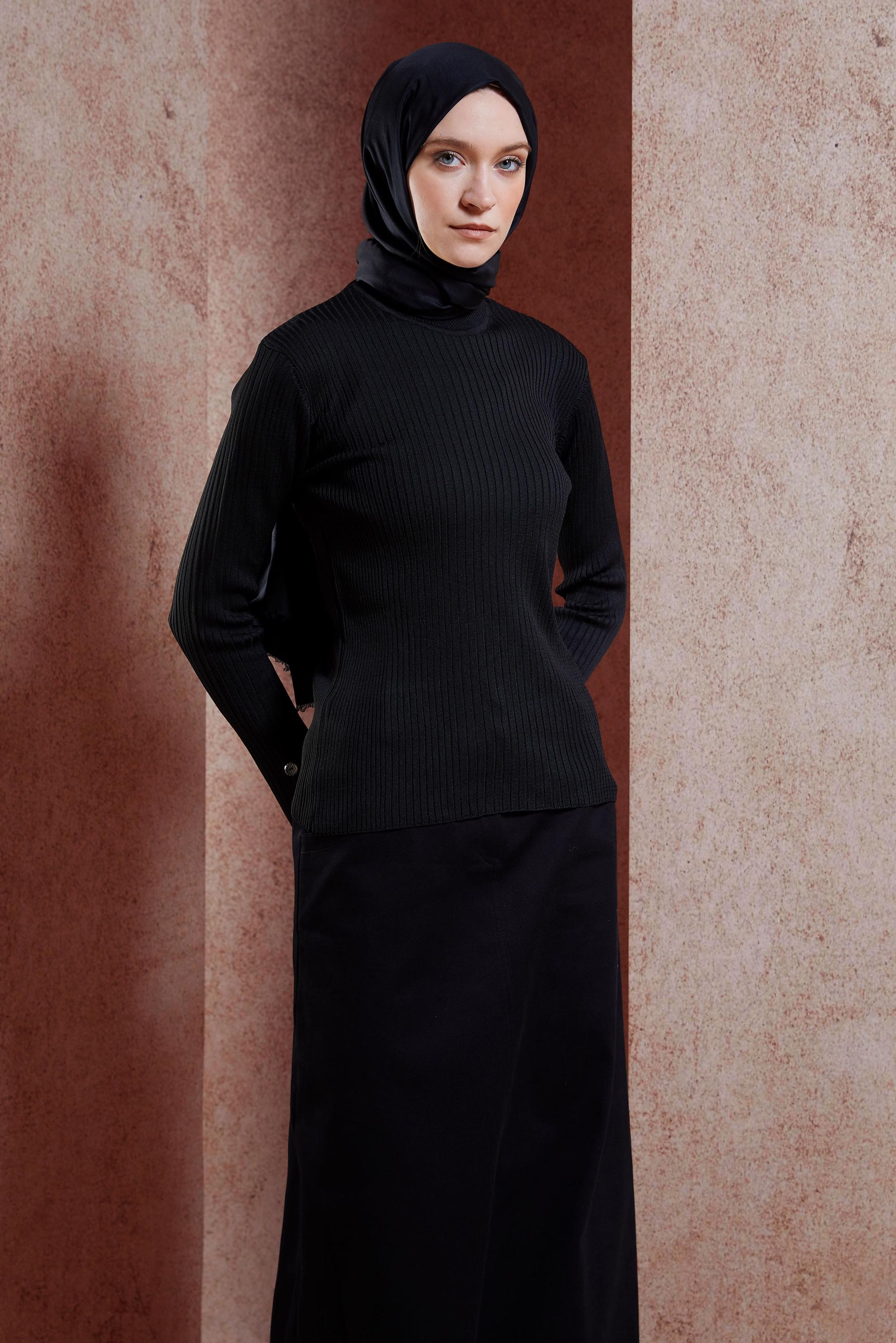 Tesettür giyim SİYAH DÜĞME DETAYLI TRİKO KAZAK 45005