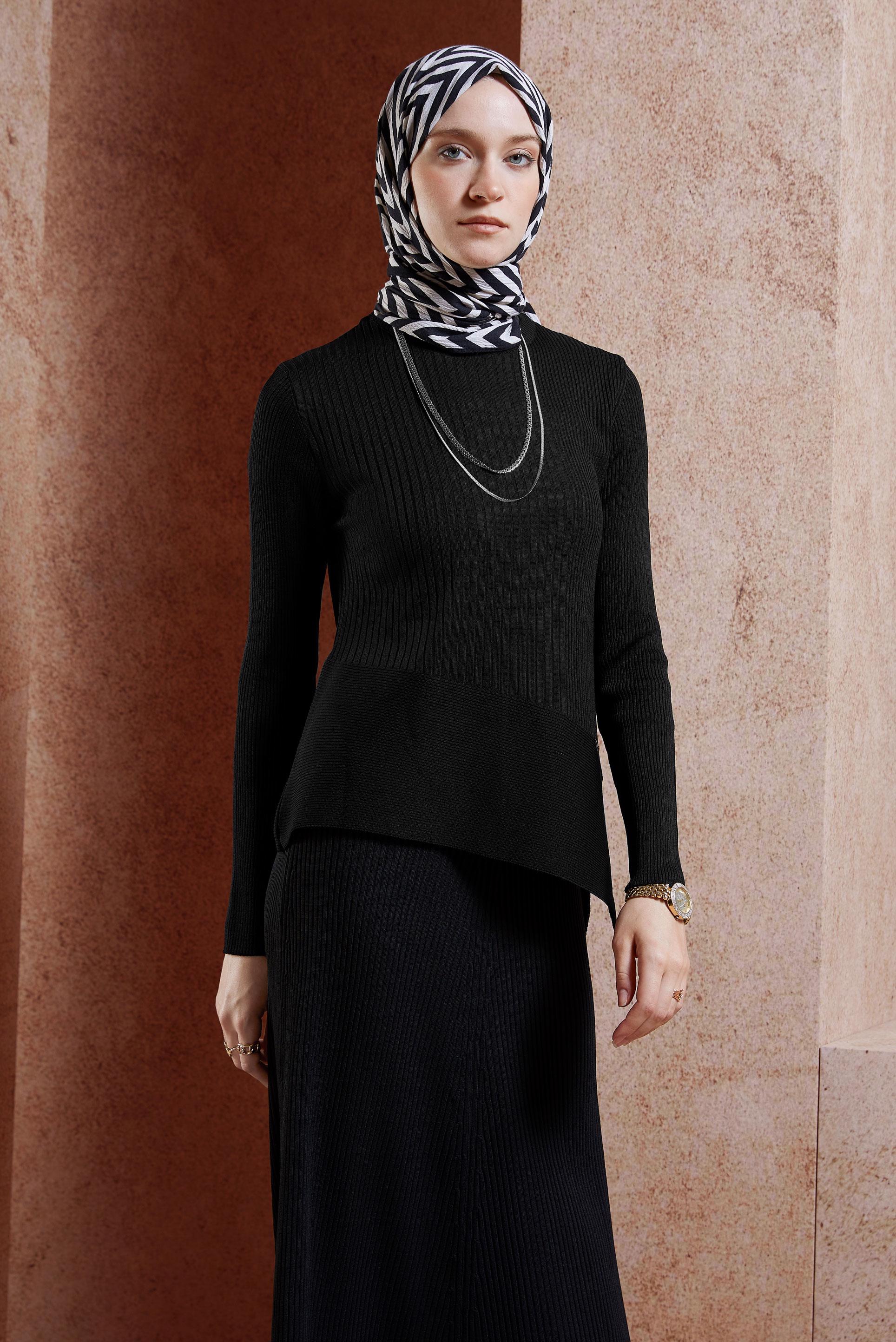 Tesettür giyim SİYAH ASİMETRİK KESİM TRİKO KAZAK 45008