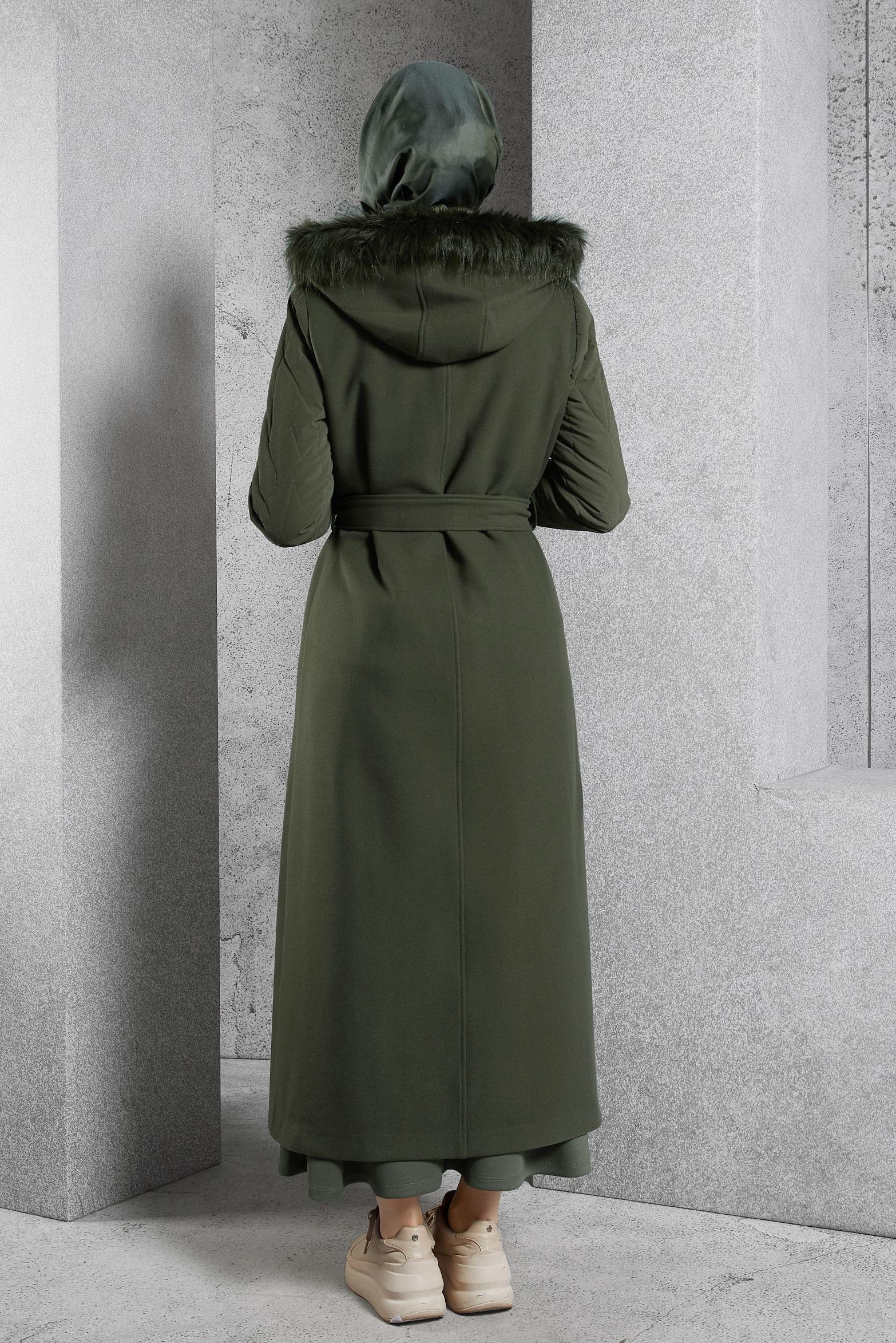 Tesettür giyim HAKİ KAPÜŞONU KÜRKLÜ MANTO 90571