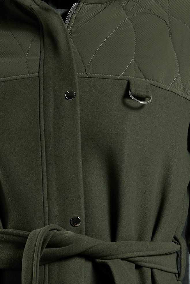 Tesettür giyim HAKİ KAPÜŞONU KÜRKLÜ MANTO 90571 - ALVİNA