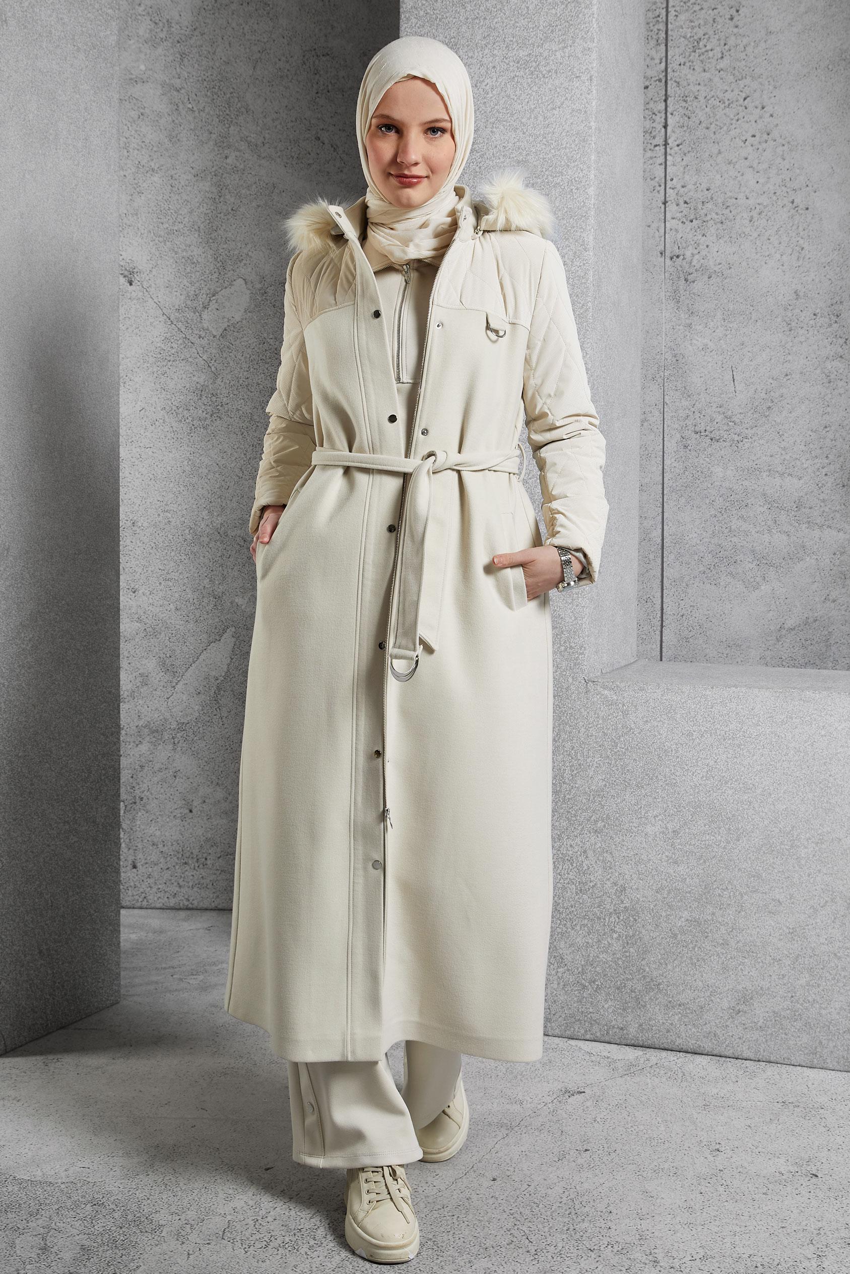 Vêtements hijab ÉCRUE MANTEAU À CAPUCHE EN FOURRURE 90571