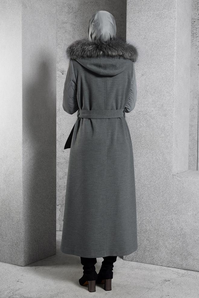 Tesettür giyim GRİ KAPÜŞONU KÜRKLÜ MANTO 90571 - ALVİNA