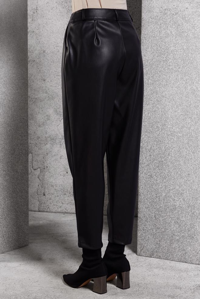 Vêtements hijab NOIR PANTALON EN SIMILI CUIR COUPE CAROTTE 70815 - ALVİNA