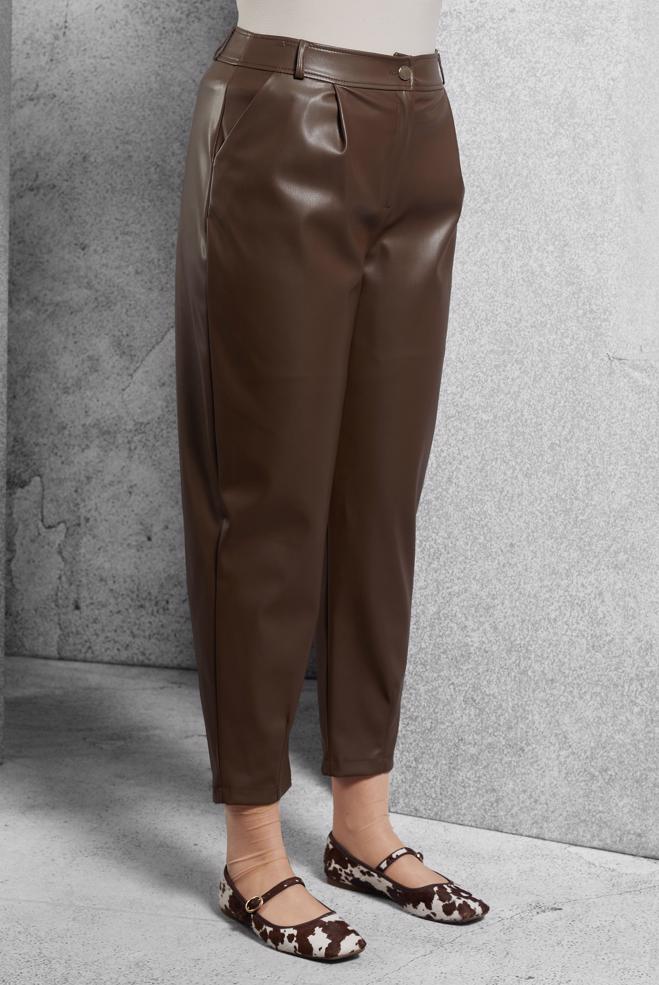 Vêtements hijab BRUN PANTALON EN SIMILI CUIR COUPE CAROTTE 70815 - ALVİNA