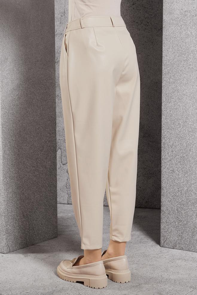 Vêtements hijab BEIGE PANTALON EN SIMILI CUIR COUPE CAROTTE 70815 - ALVİNA