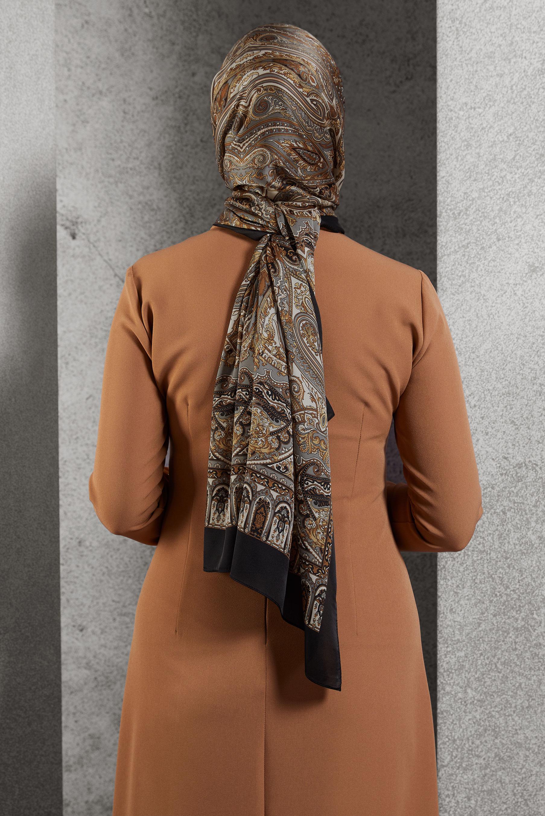 Tesettür giyim GRİ ALVİNA ETNİK DESENLİ ŞAL 8509