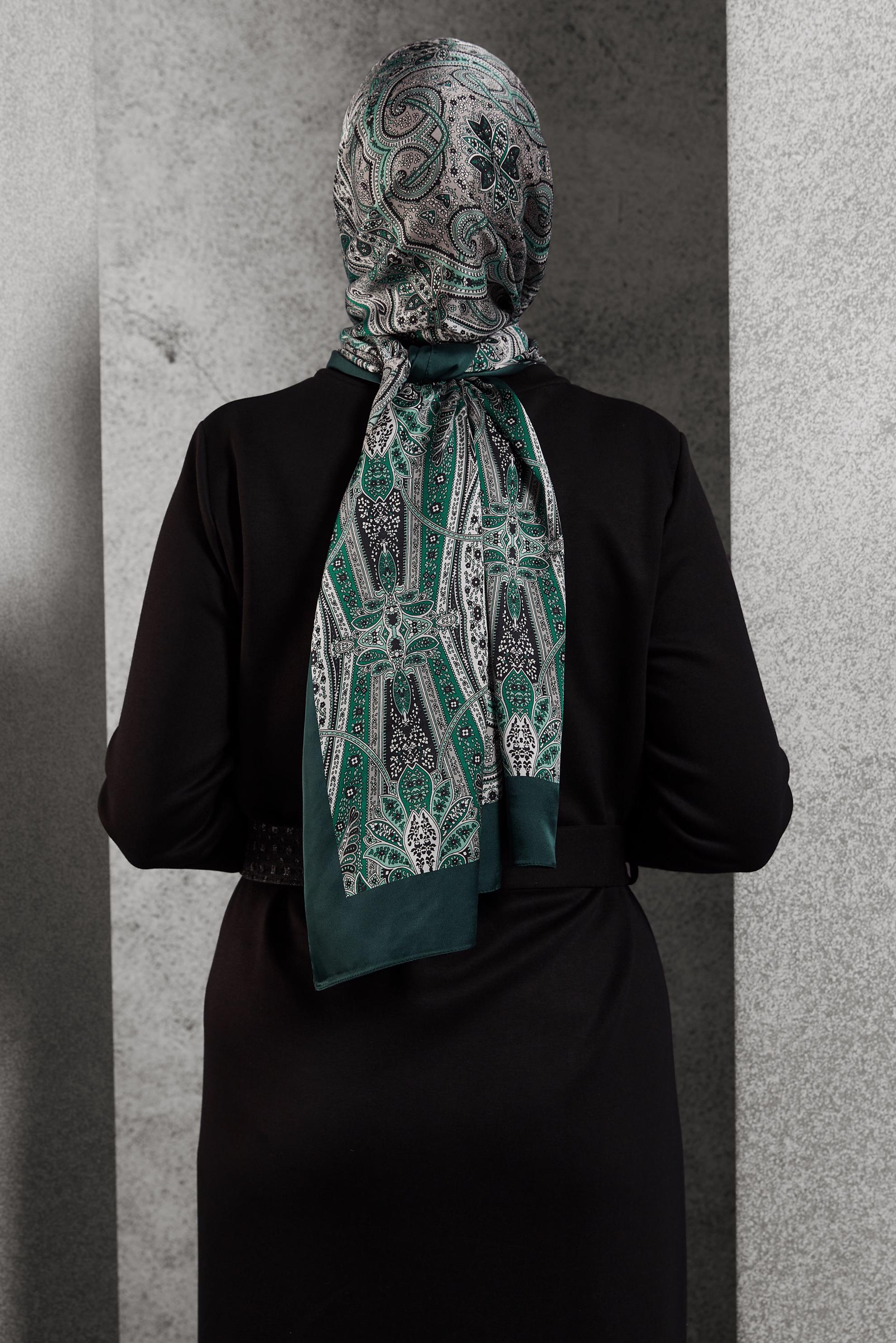 Tesettür giyim YEŞİL ALVİNA ETNİK DESENLİ ŞAL 8510