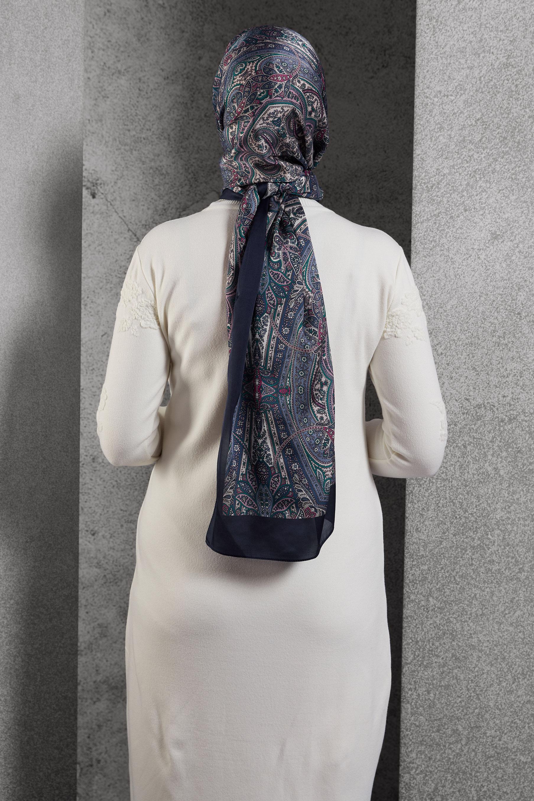 Tesettür giyim MAVİ ALVİNA ETNİK DESENLİ ŞAL 8510