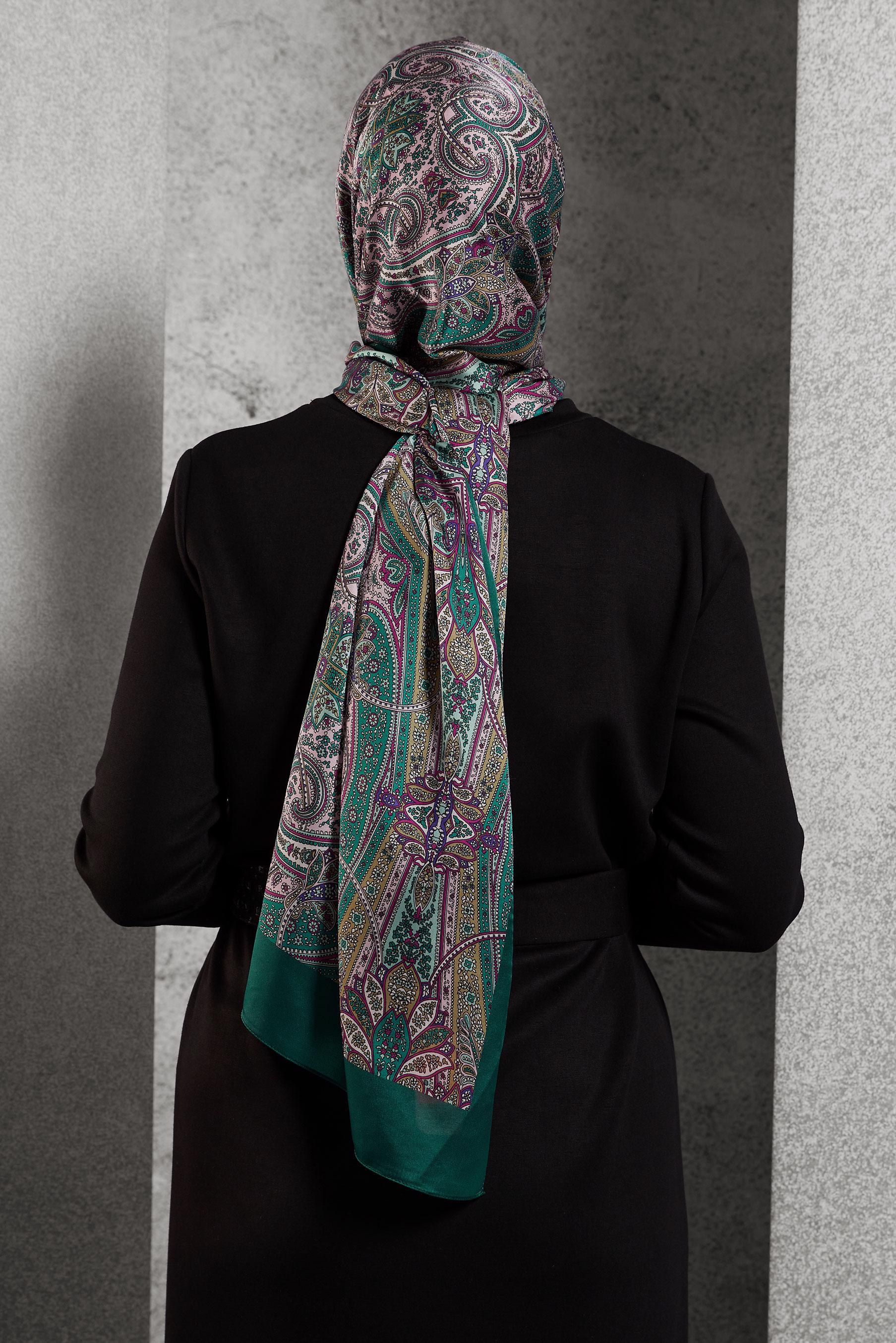 Tesettür giyim YEŞİL ALVİNA ETNİK DESENLİ ŞAL 8510