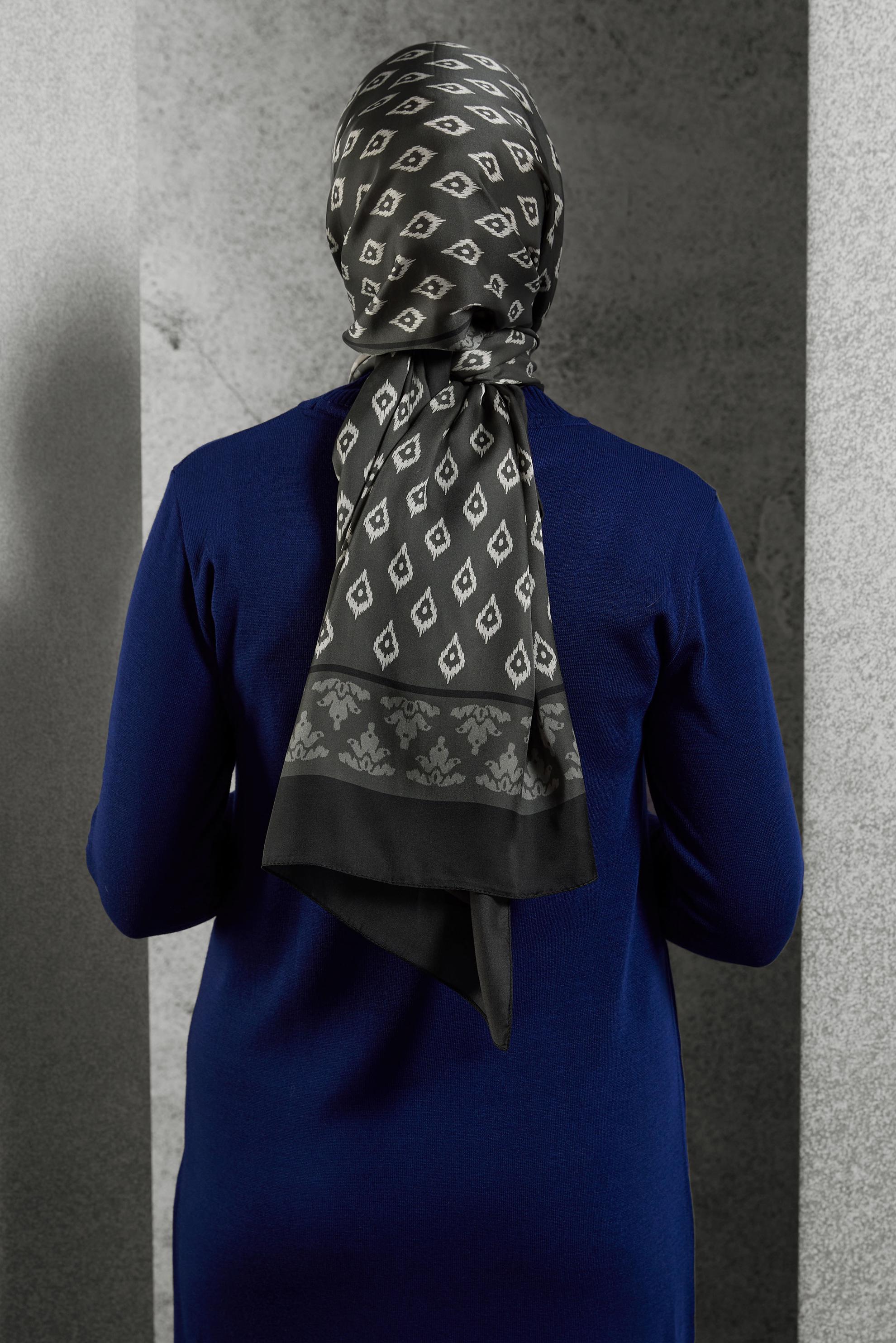 Tesettür giyim GÜMÜŞ ALVİNA DESENLİ ŞAL 8511