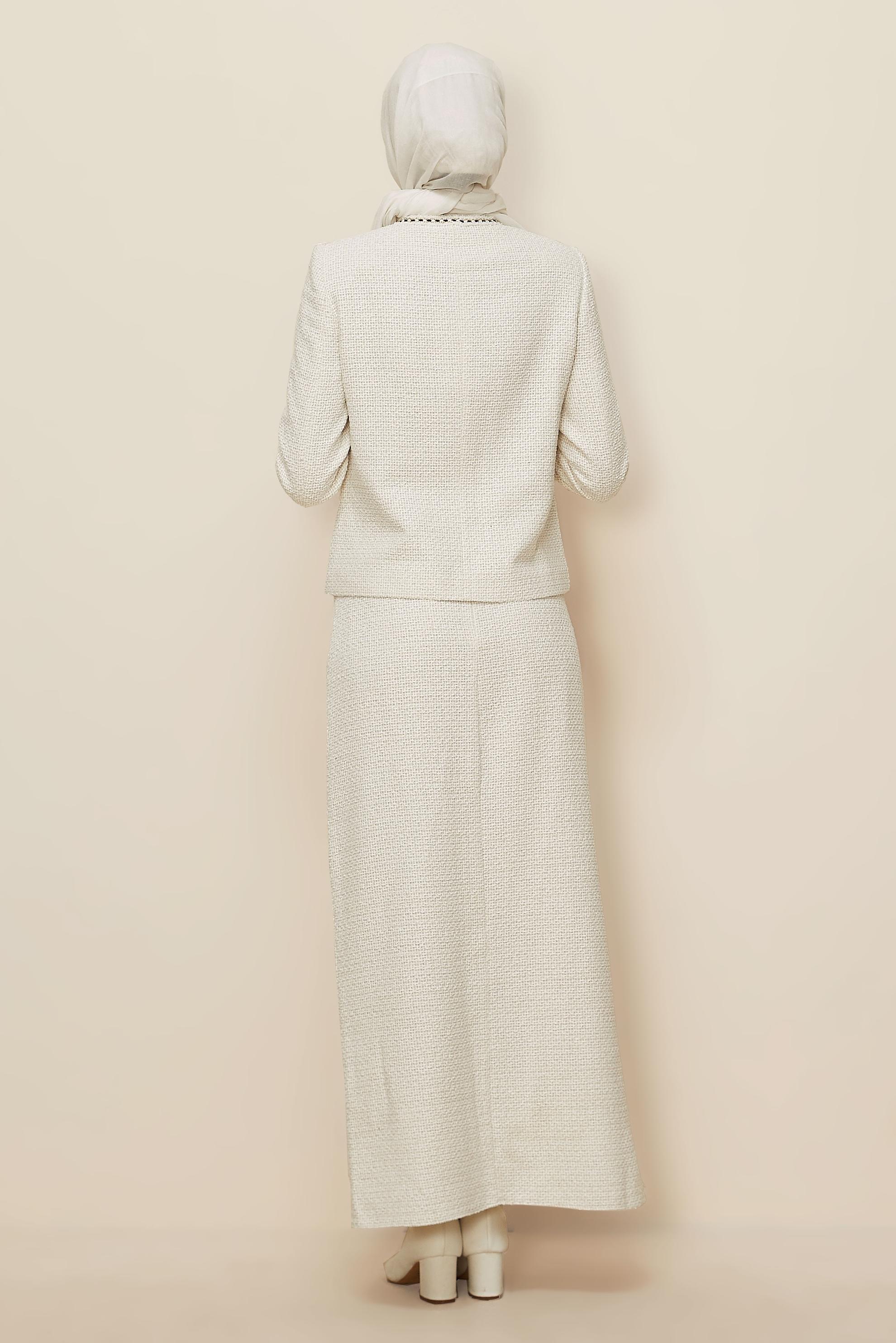 Tesettür giyim BEYAZ DÜĞMELİ ETEKLİ TAKIM 30506