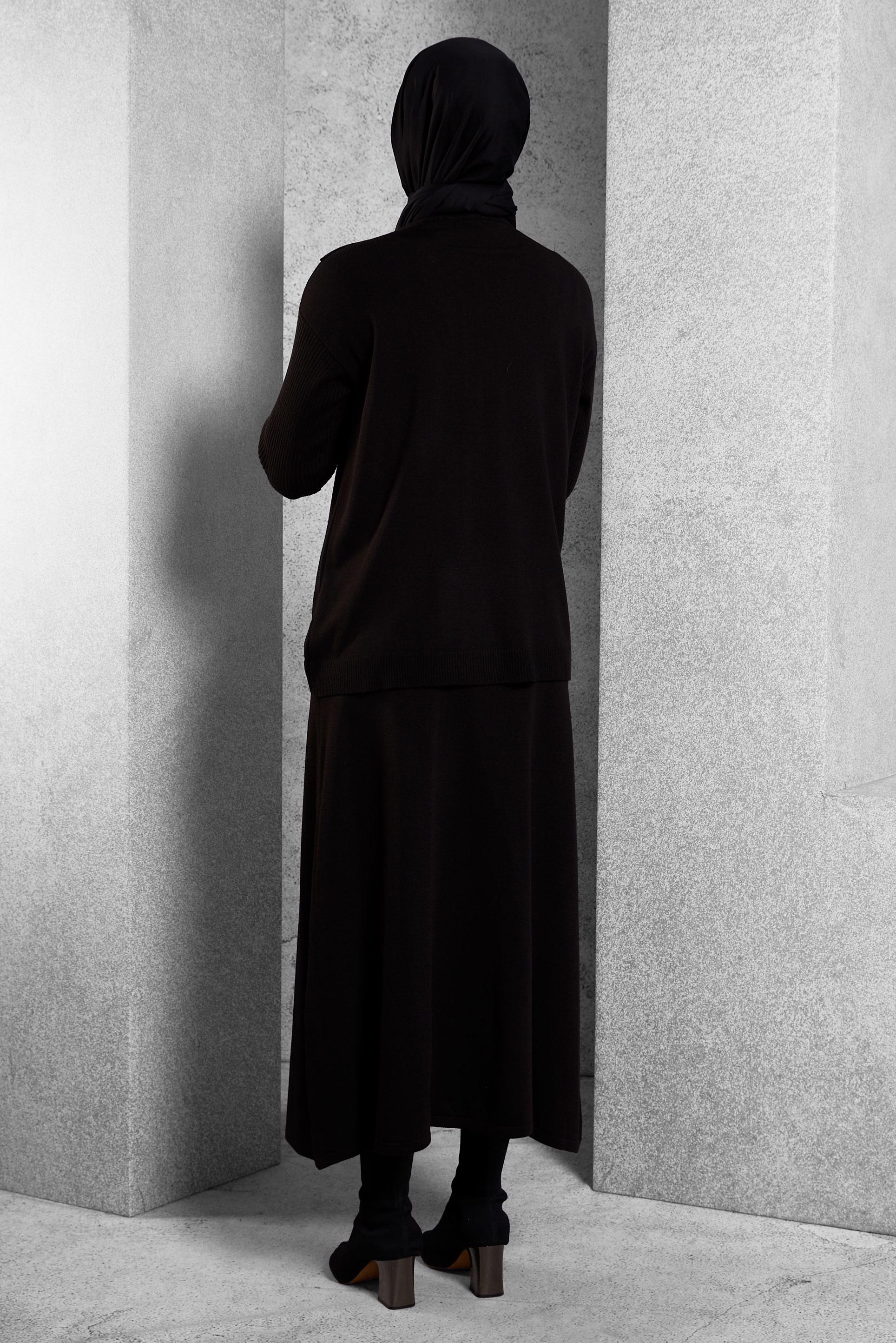 Tesettür giyim SİYAH BROŞ DETAYLI ETEKLİ TAKIM 44911