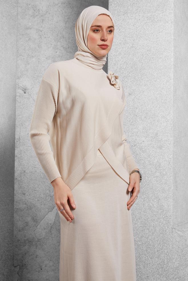 Vêtements hijab BEIGE COSTUME À JUPE AVEC DÉTAILS DE BROCHE 44911 - ALVİNA
