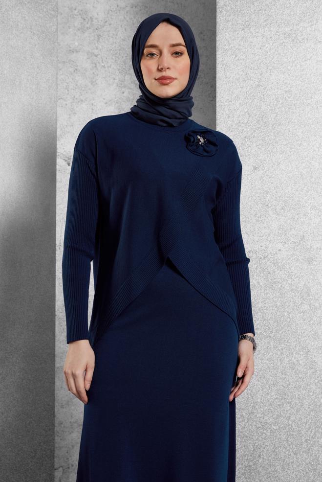 Vêtements hijab BLEU MARINE COSTUME À JUPE AVEC DÉTAILS DE BROCHE 44911 - ALVİNA