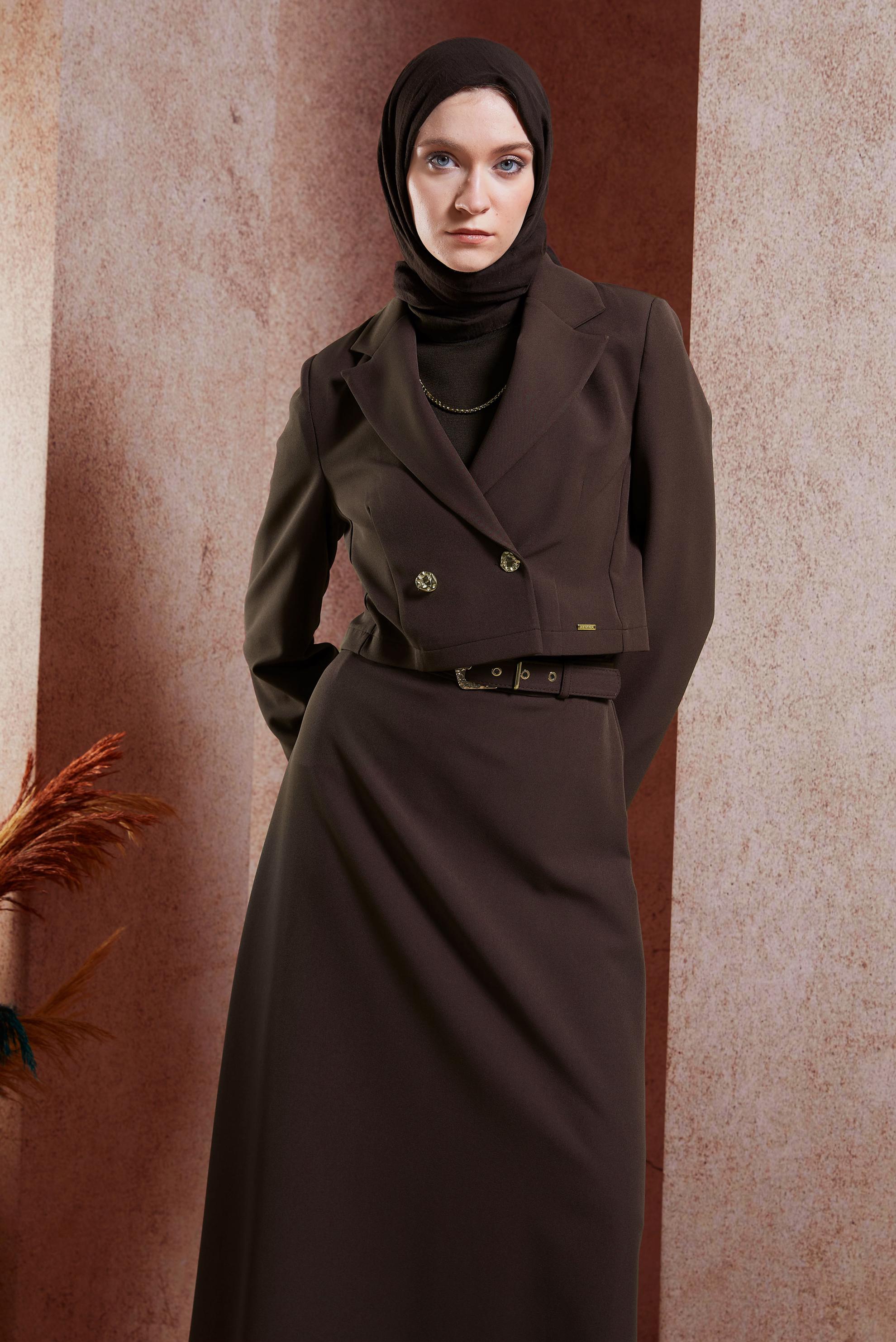 Vêtements hijab BRUN COSTUME À JUPE CEINTURÉE 45070