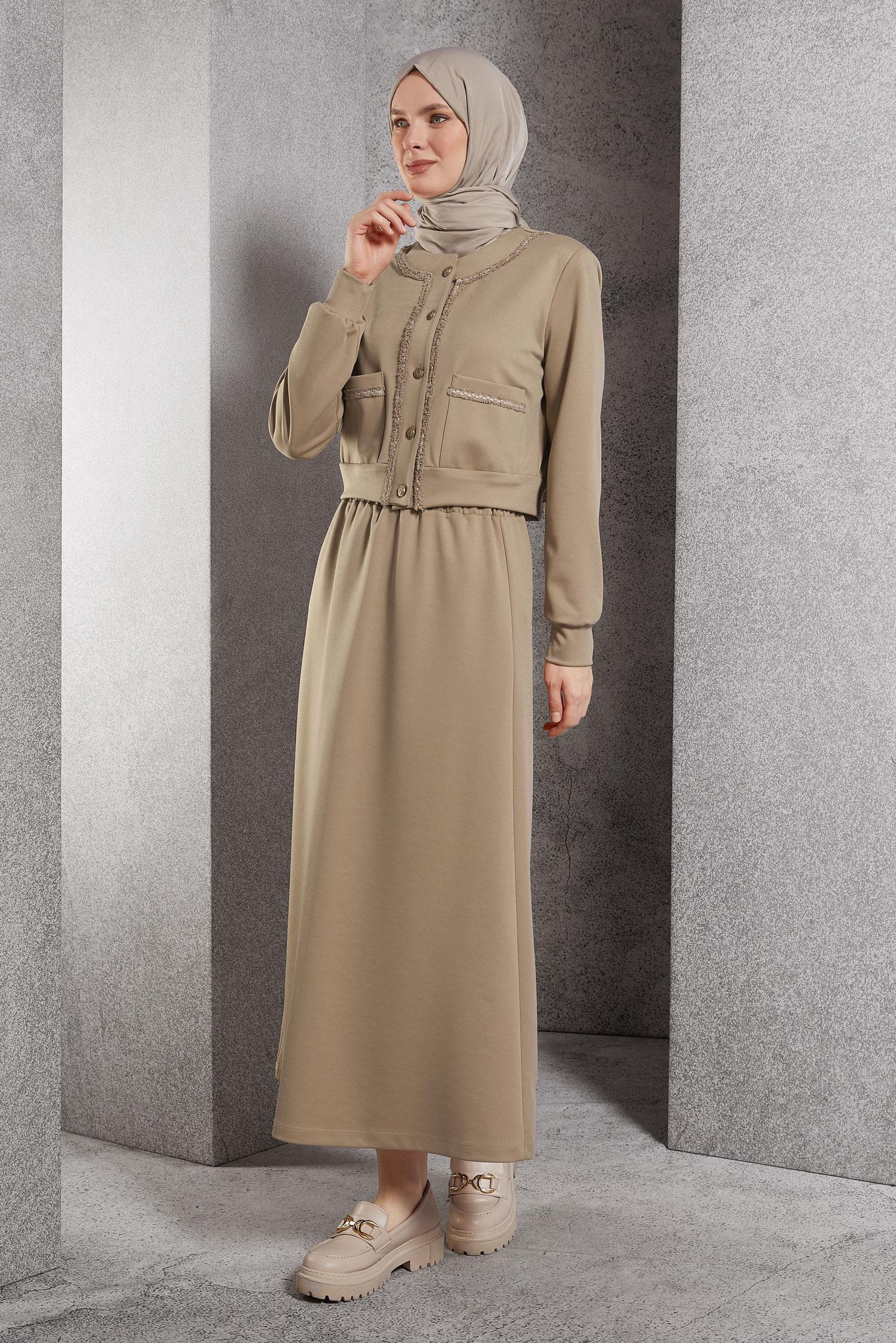 Vêtements hijab BEIGE COSTUME À JUPE BOUTONNEE 45186