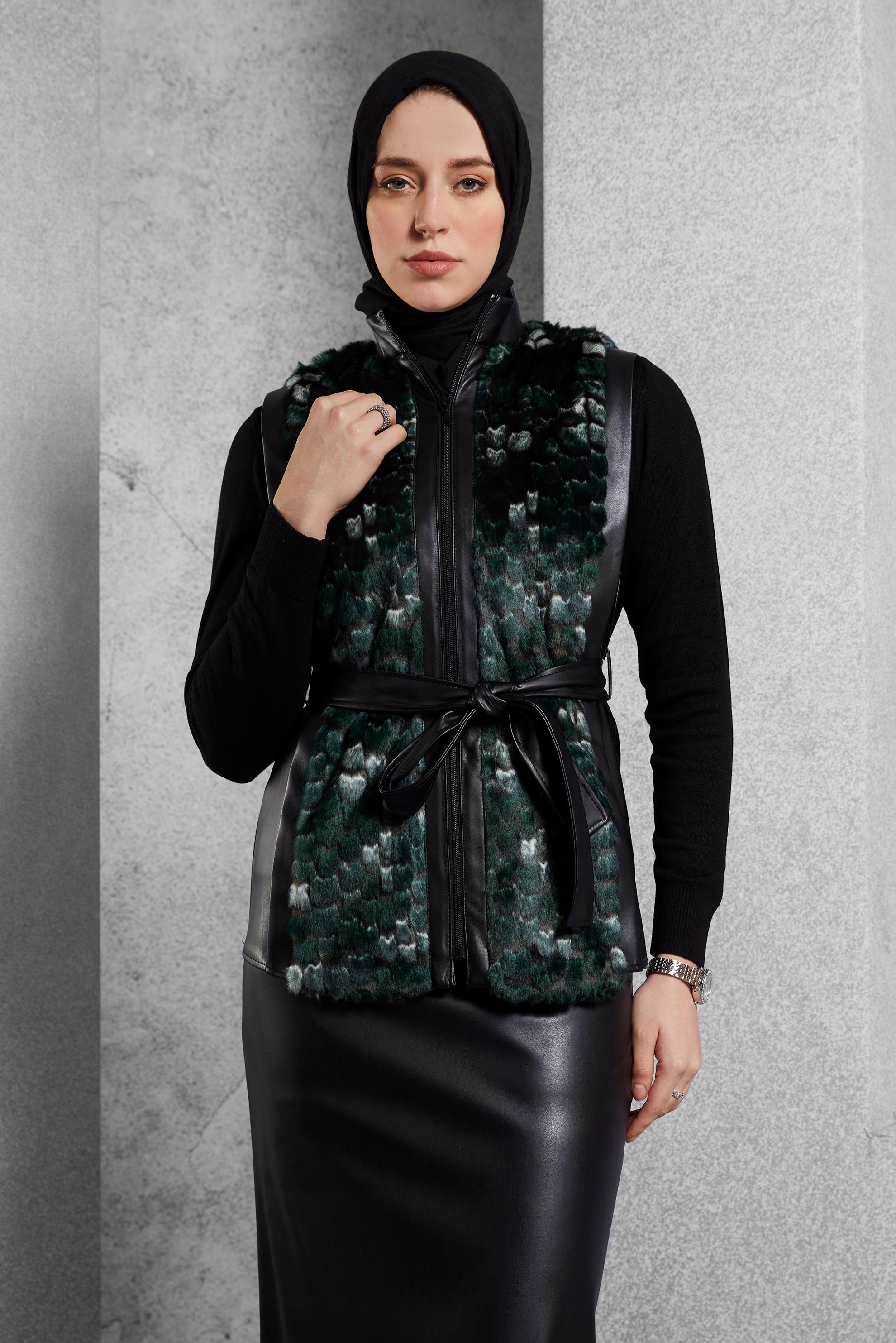 Vêtements hijab VERT COSTUME À JUPE CEINTURÉE 45192 