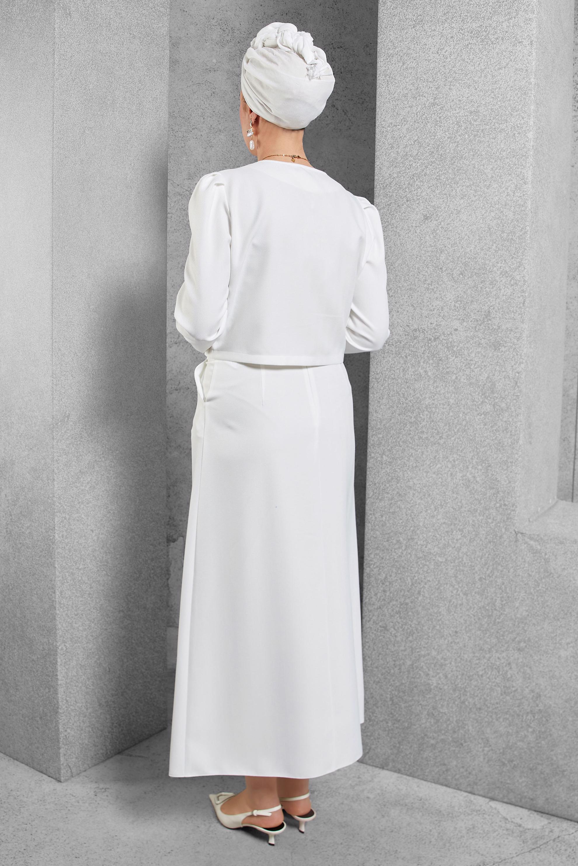 Tesettür giyim BEYAZ DÜĞMELİ ETEKLİ TAKIM 45278