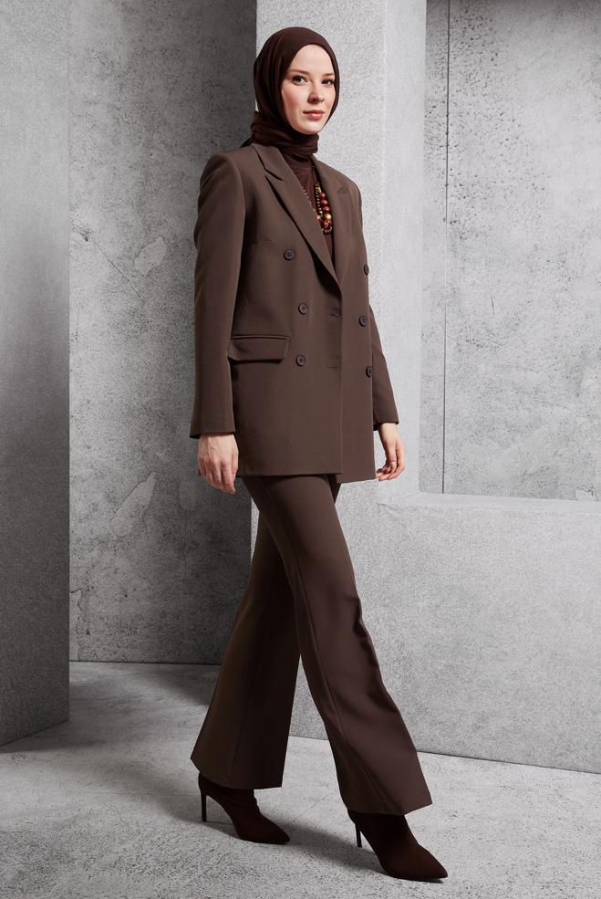Tesettür giyim KAHVE KRUVAZE YAKA PANTOLONLU TAKIM 30509 - ALVİNA