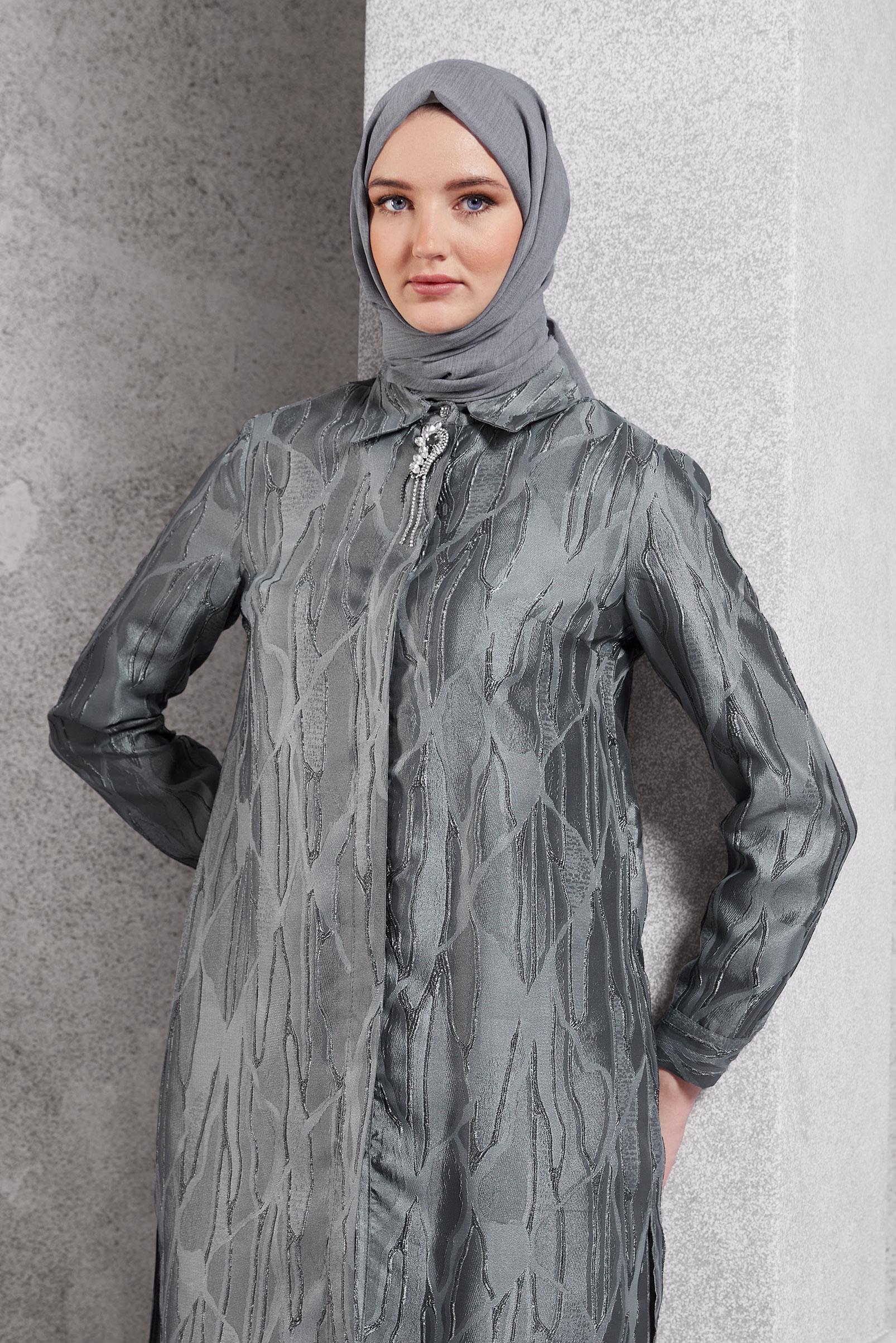 Tesettür giyim GRİ BROŞLU JAKARLI TUNİK 44737