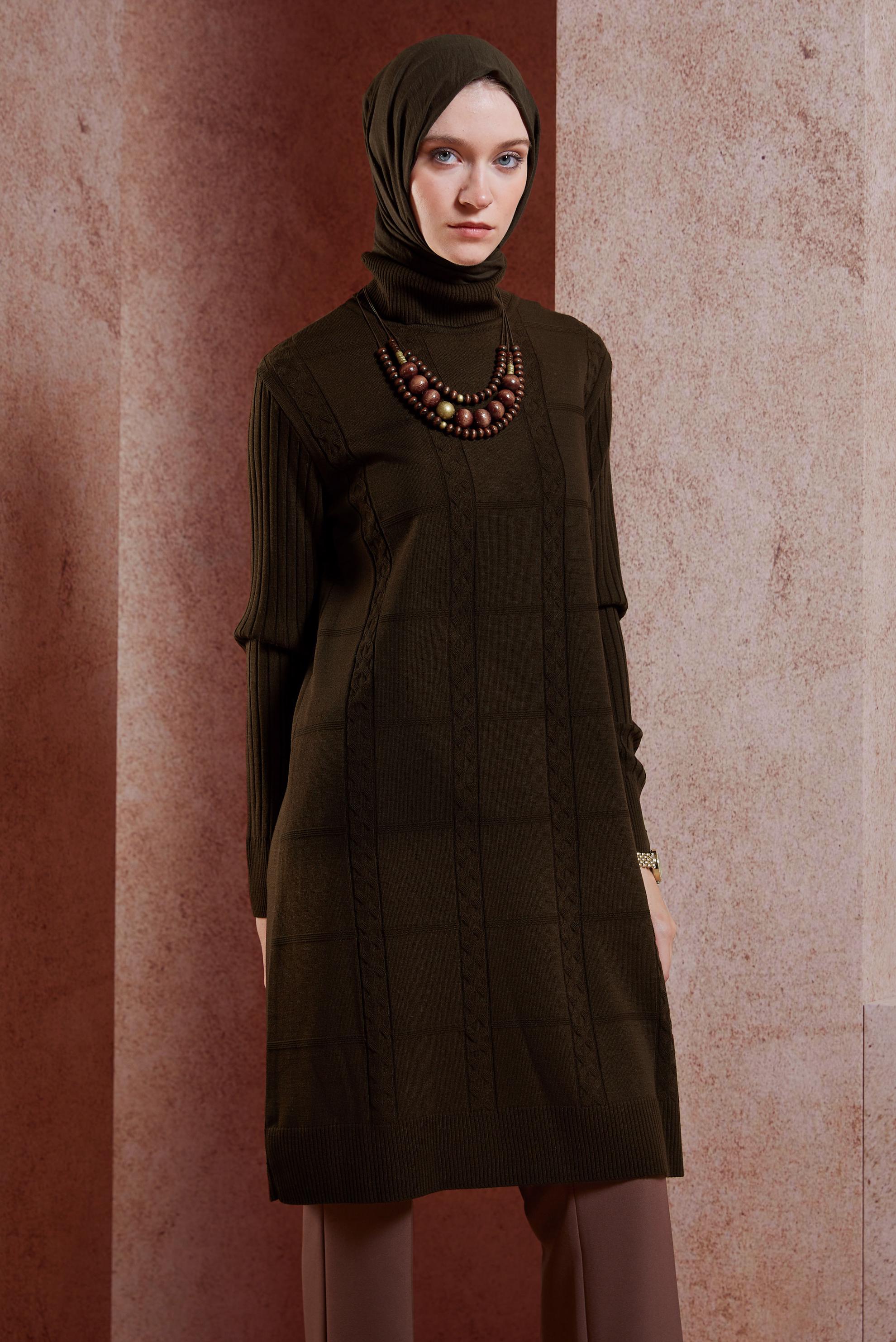 Tesettür giyim KAHVE BOĞAZLI YAKA TRİKO TUNİK 44902