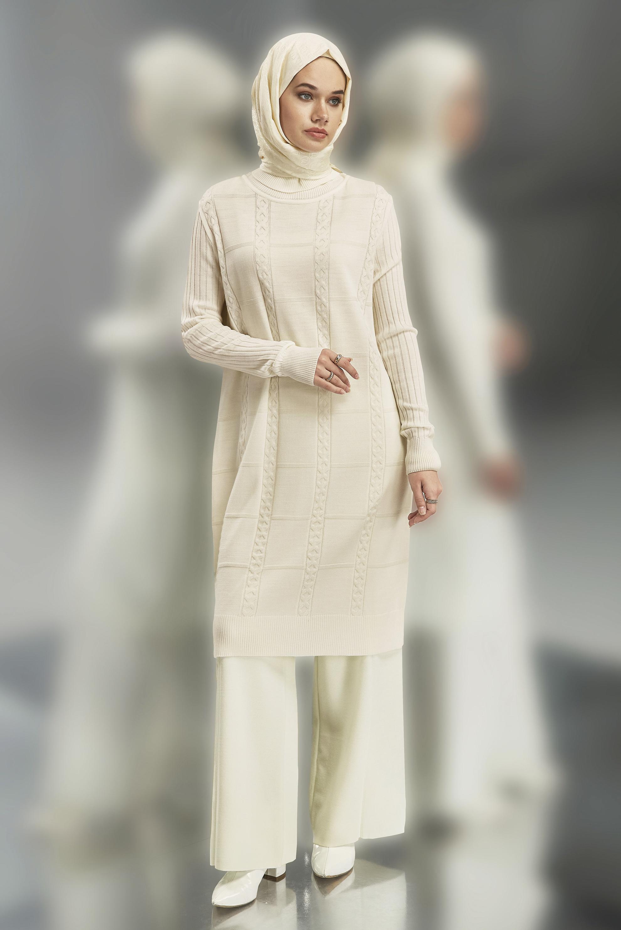 Vêtements hijab BEIGE TUNIQUE EN TRICOT À COL ROULÉ 44902
